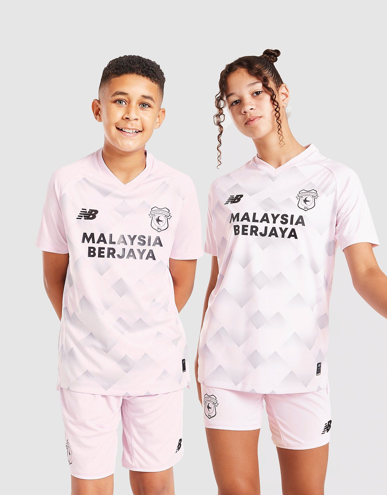 

New Balance Cardiff City 2022/23 Third Shirt Junior - Pink - Kids, Pink