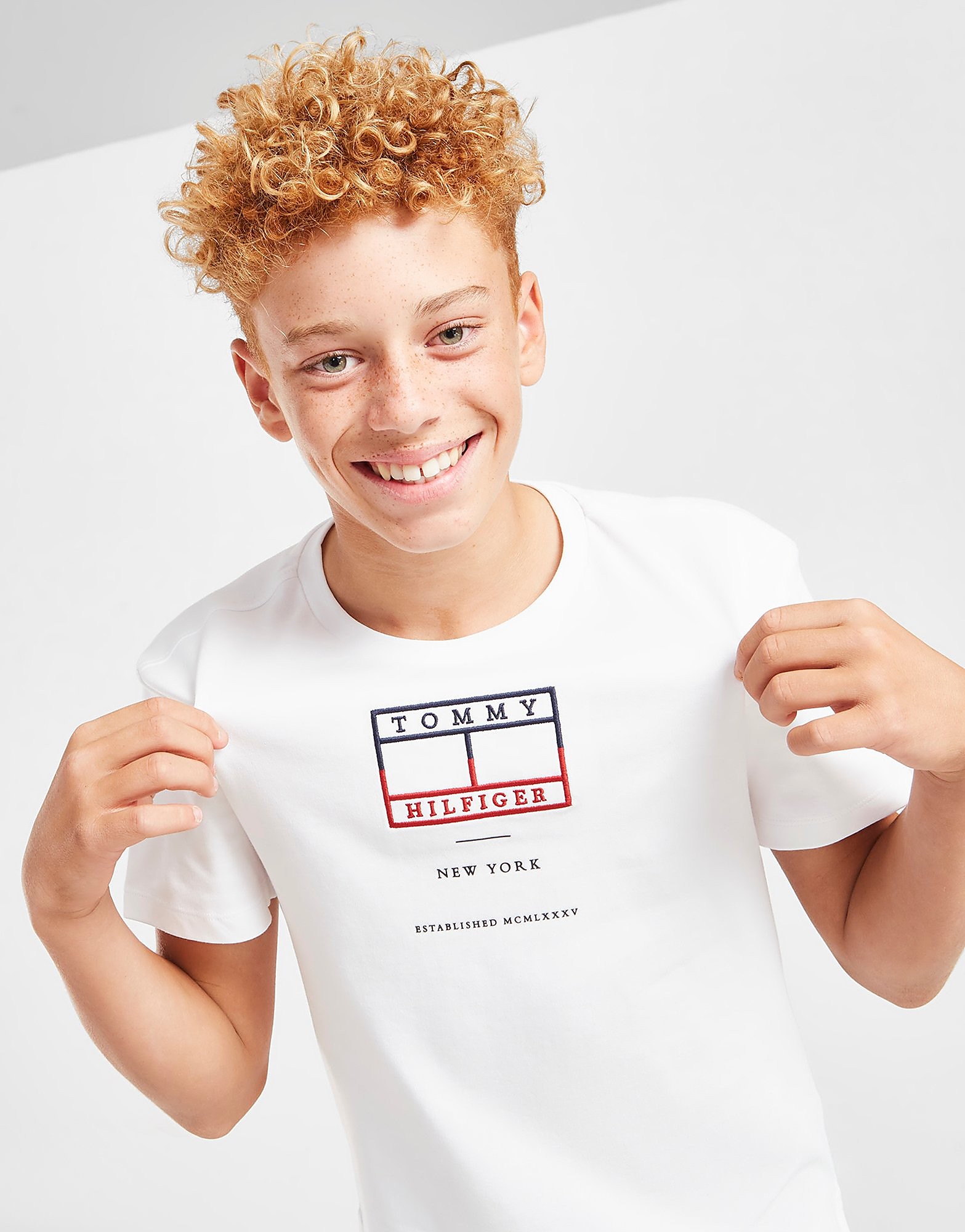 

Tommy Hilfiger Embroidered Flag T-Shirt Junior - White - Kids, White