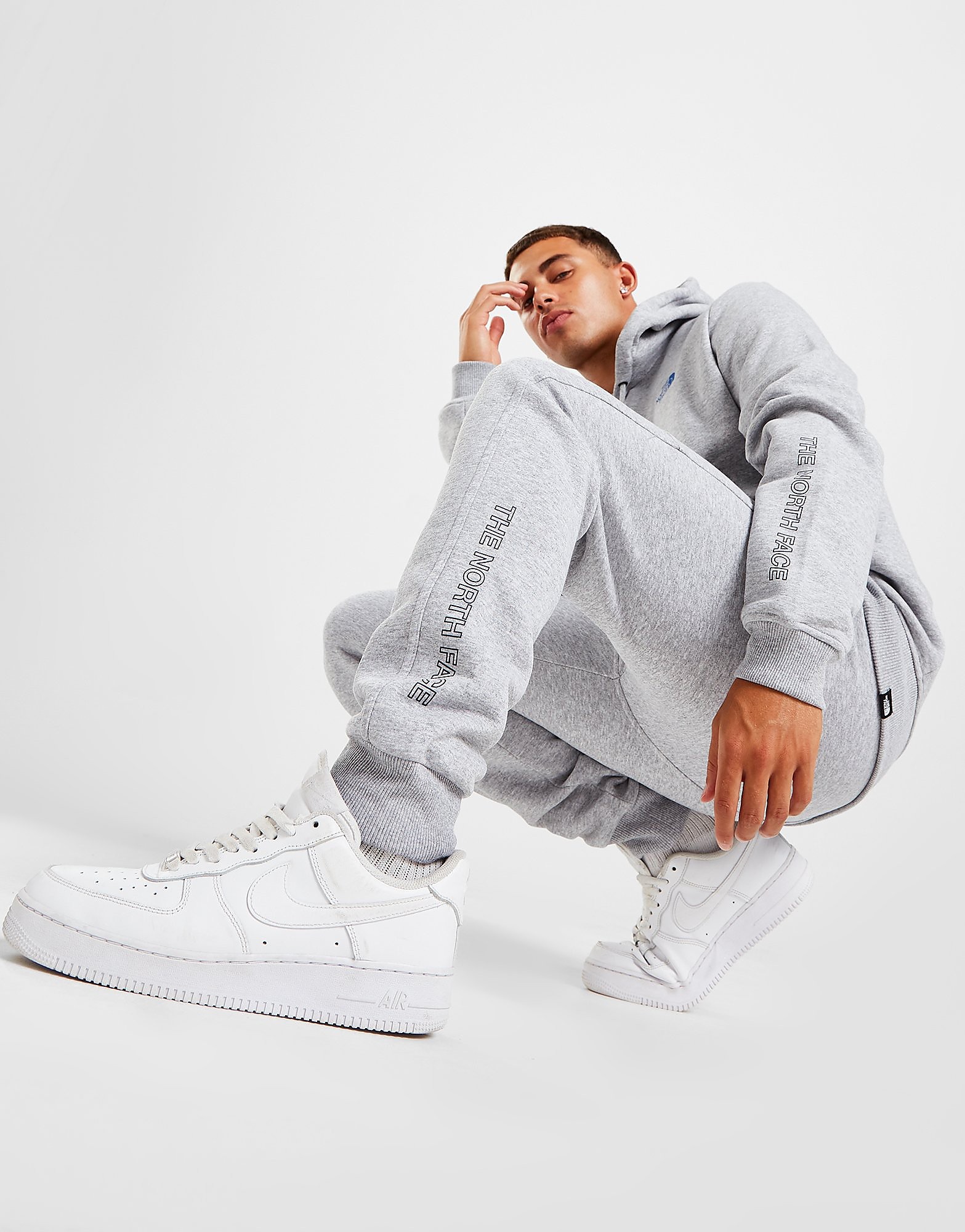 

The North Face Outline Joggers - Only at JD - Grey - Mens, Grey