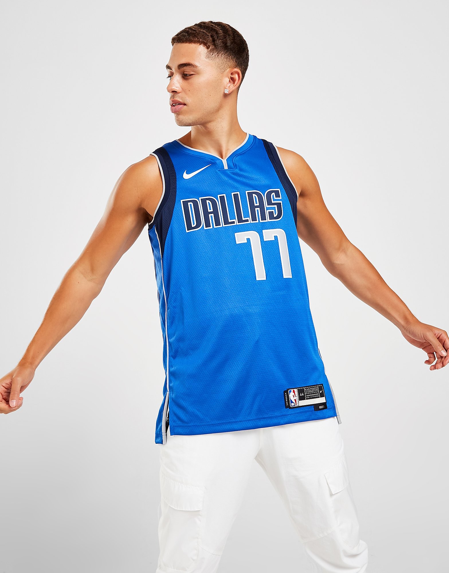 

Nike NBA Dallas Mavericks Doncic #77 Swingman Jersey - Blue - Mens, Blue