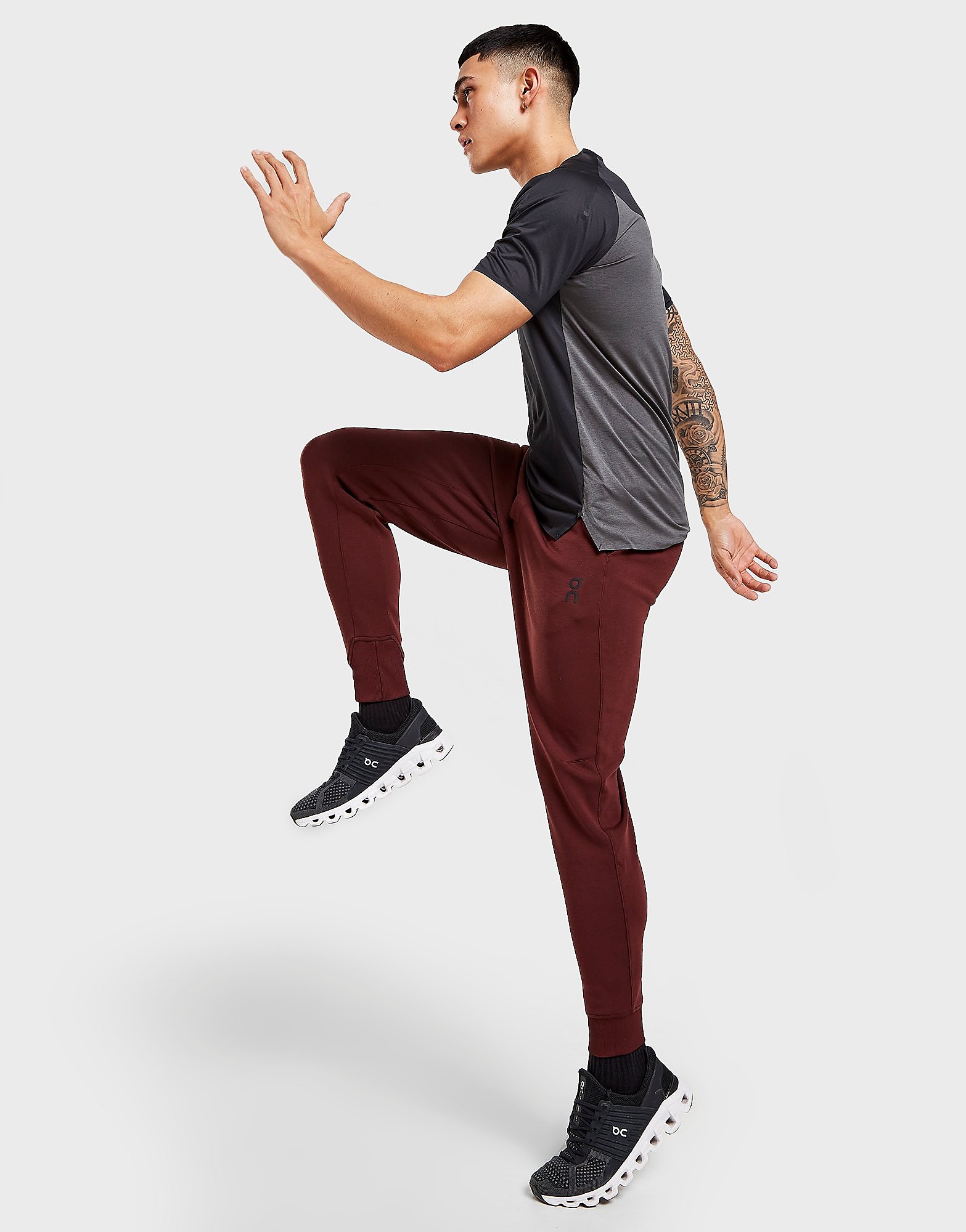 

On Running Tech Track Pants - Red - Mens, Red