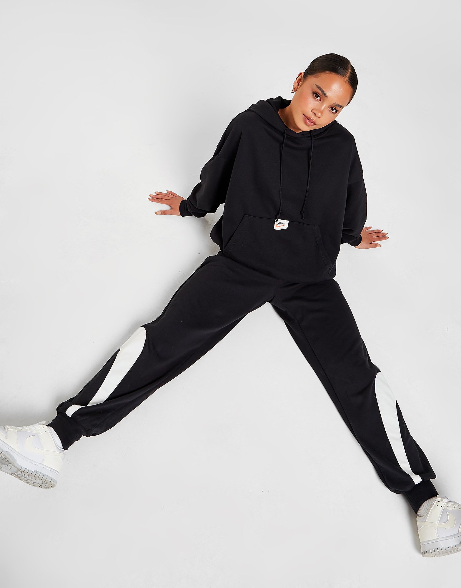 

Nike Circa 50 Joggers - Black/Sail - Womens, Black/Sail