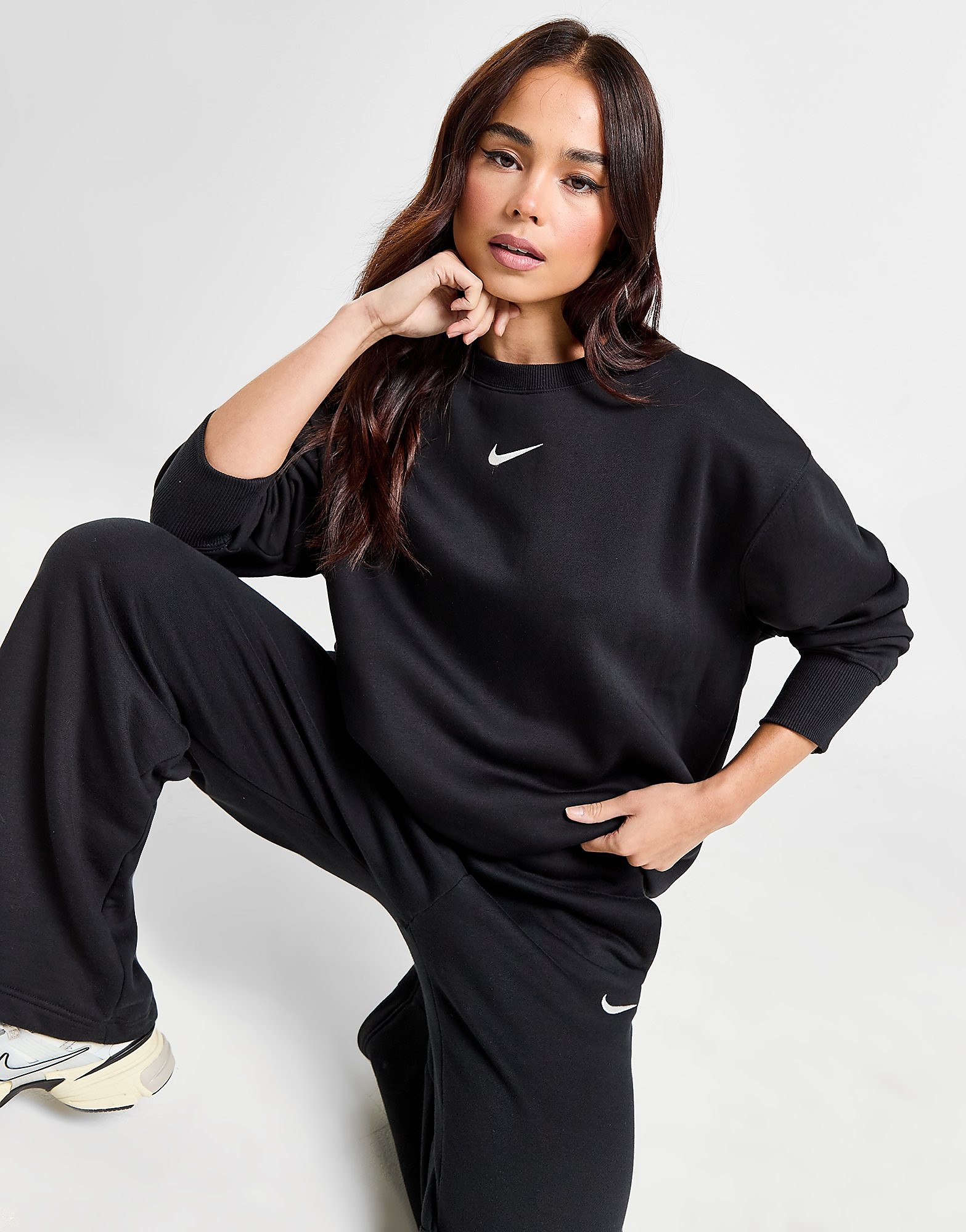 

Nike Phoenix Fleece Oversized Crew Sweatshirt - Black/Sail - Womens, Black/Sail