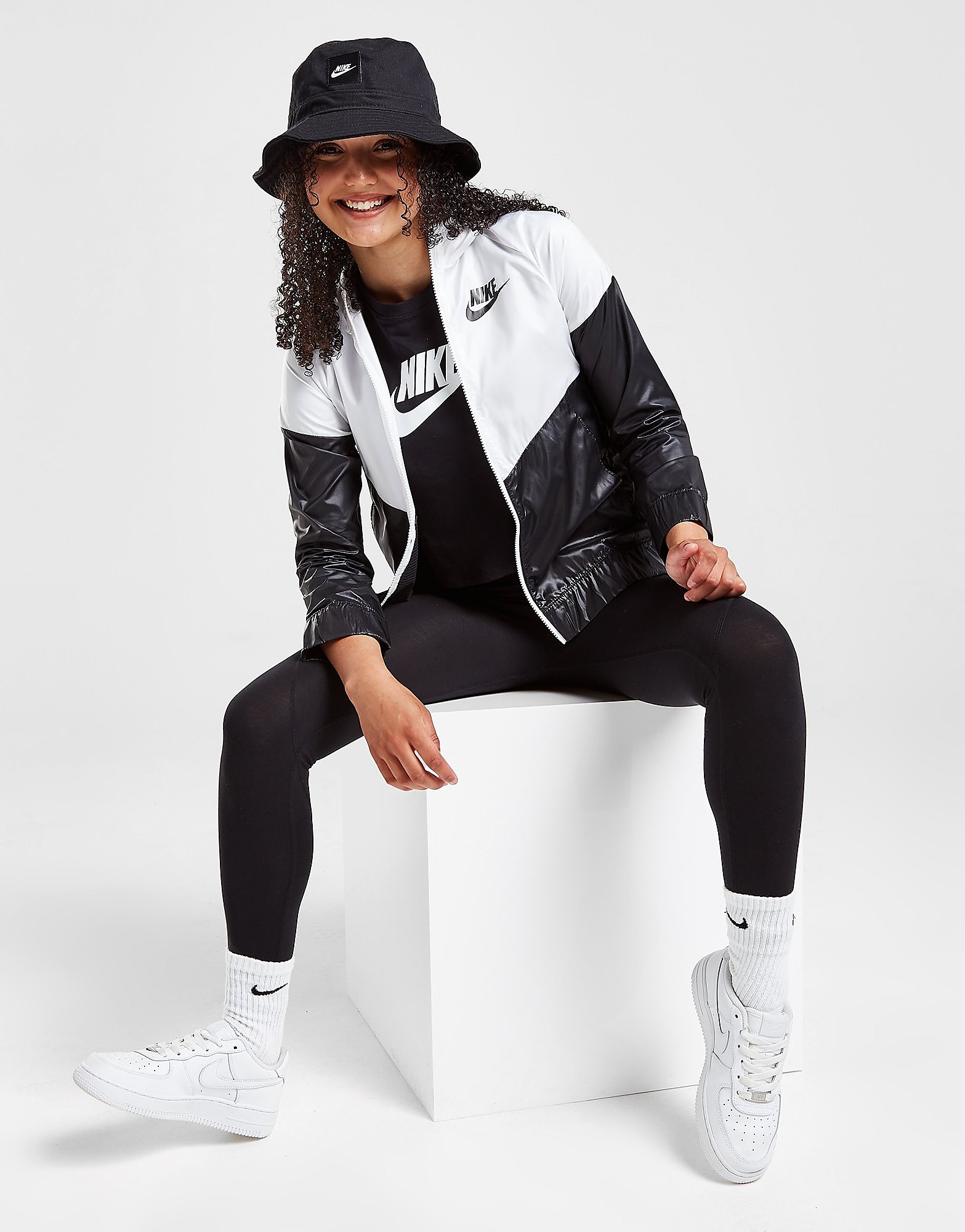 

Nike Girls' Sportswear Windrunner Jacket Junior - White/Black/Black - Kids, White/Black/Black