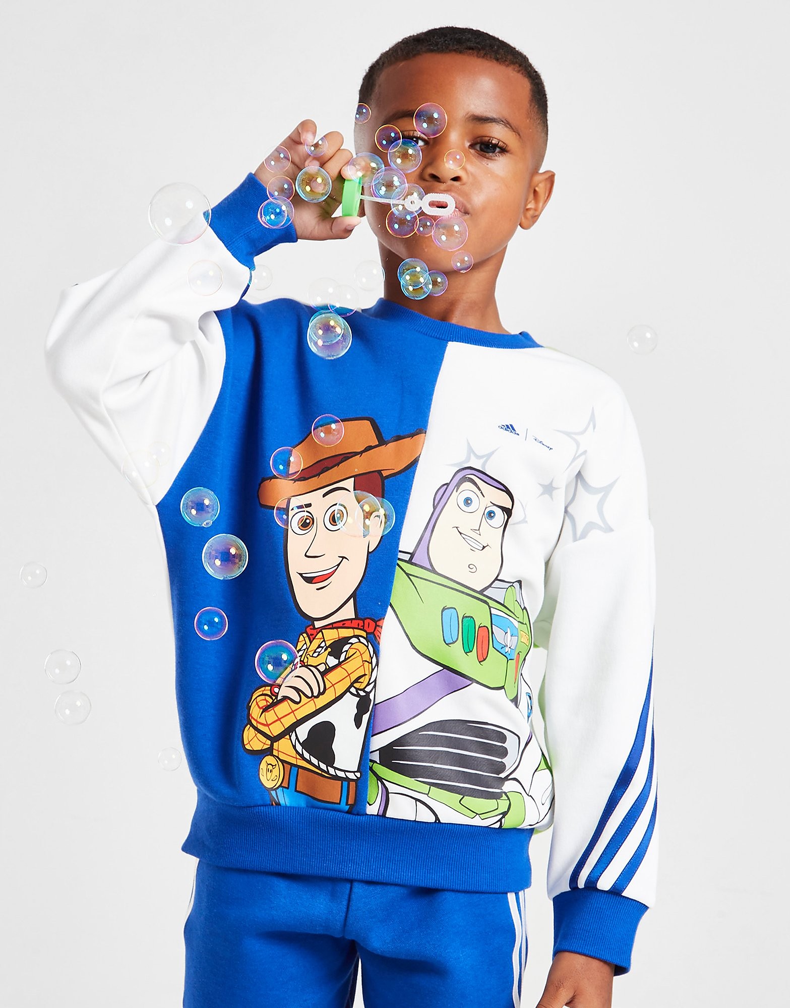 

adidas x Disney Toy Story Crew Sweatshirt Children - Pulse Blue / Semi Solar Green / White/White - Kids, Pulse Blue / Semi Solar Green / White/White