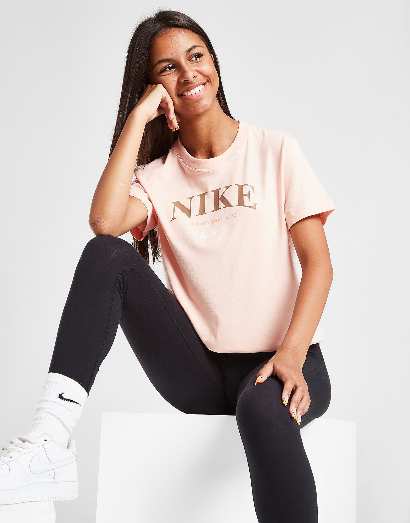 

Nike Girls' Trend Boyfriend T-Shirt Junior - Pink - Kids, Pink