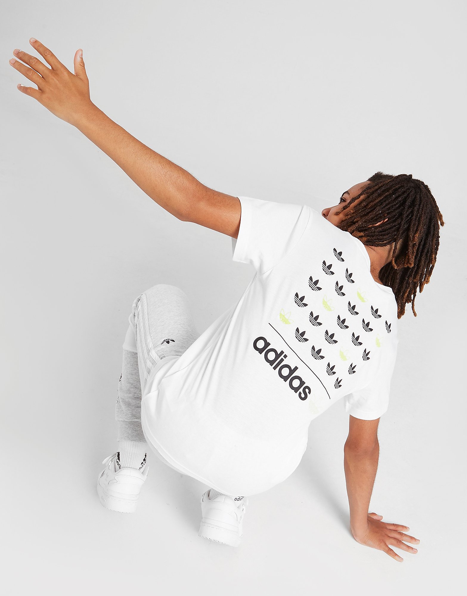 

adidas Originals Back Hit Repeat Logo T-Shirt Junior - Only at JD - White - Kids, White
