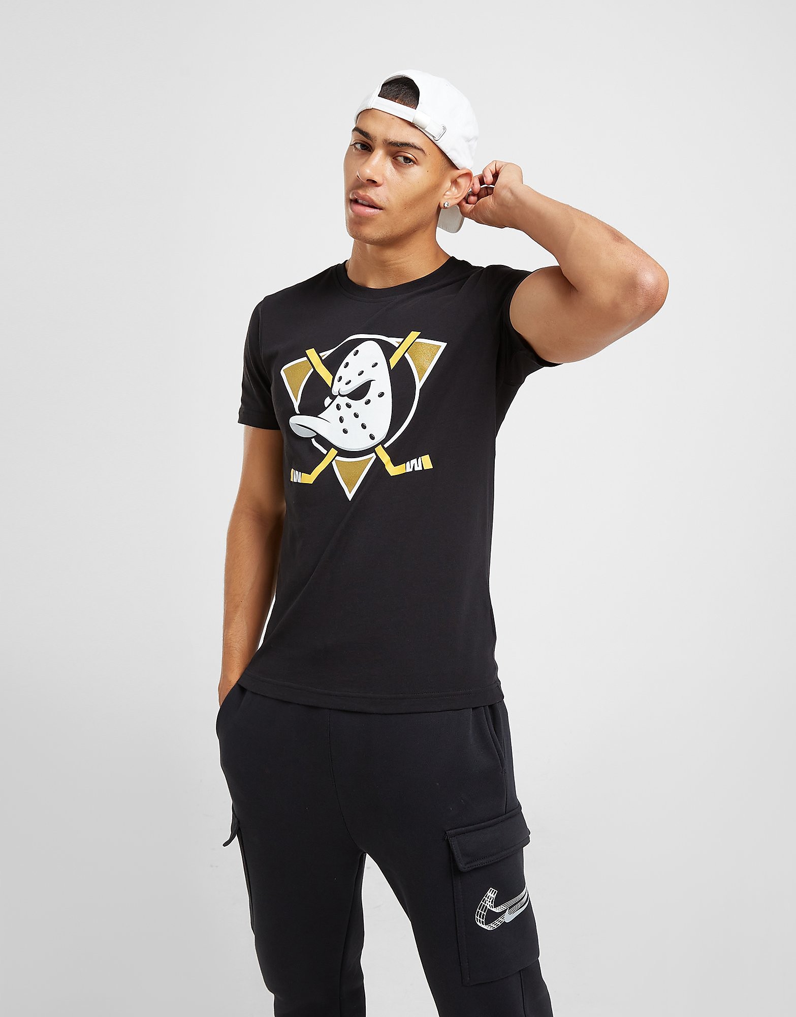 

Official Team NHL Anaheim Ducks Logo T-Shirt - Black - Mens, Black