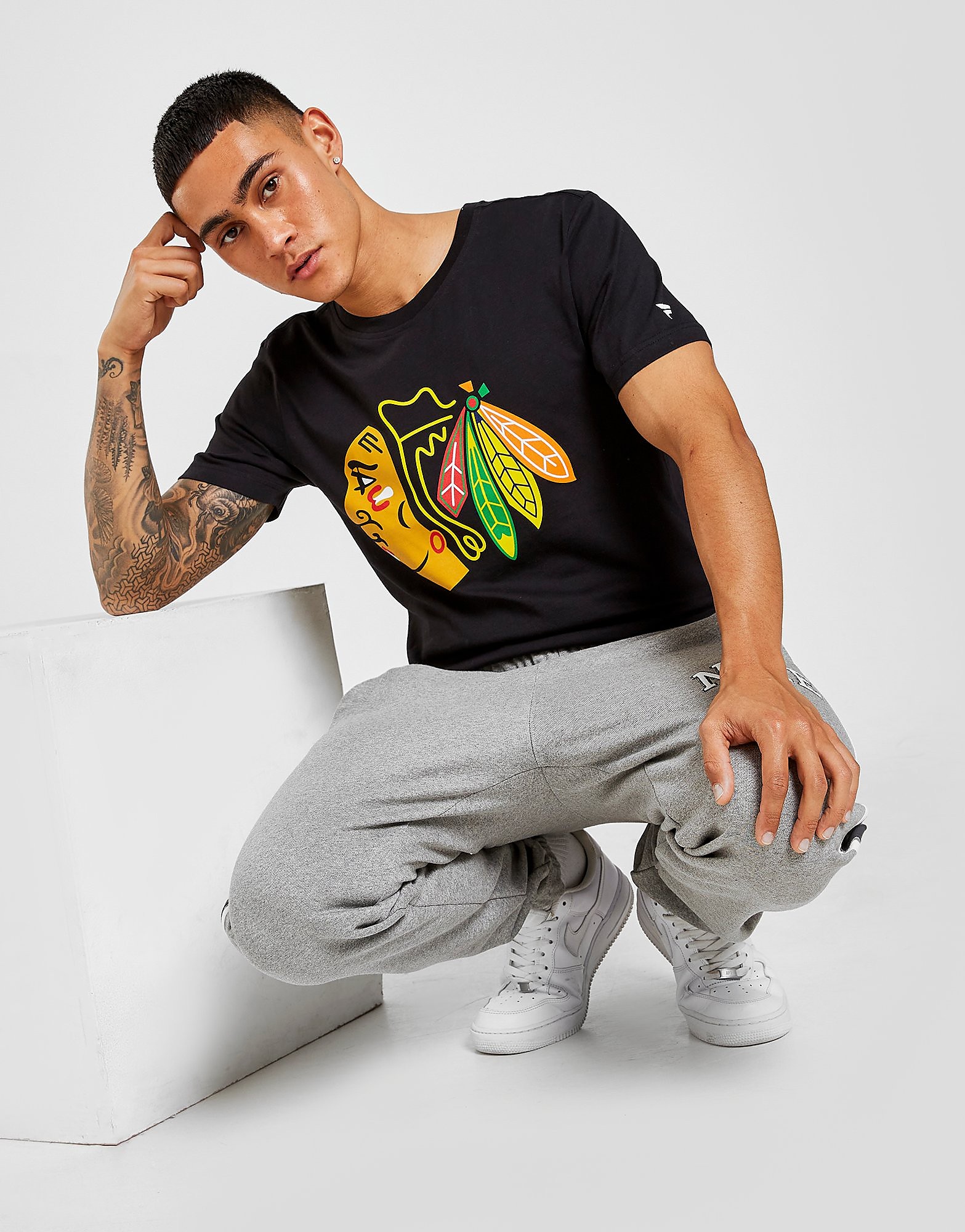 

Official Team NHL Chicago Blackhawks Logo T-Shirt - Black - Mens, Black