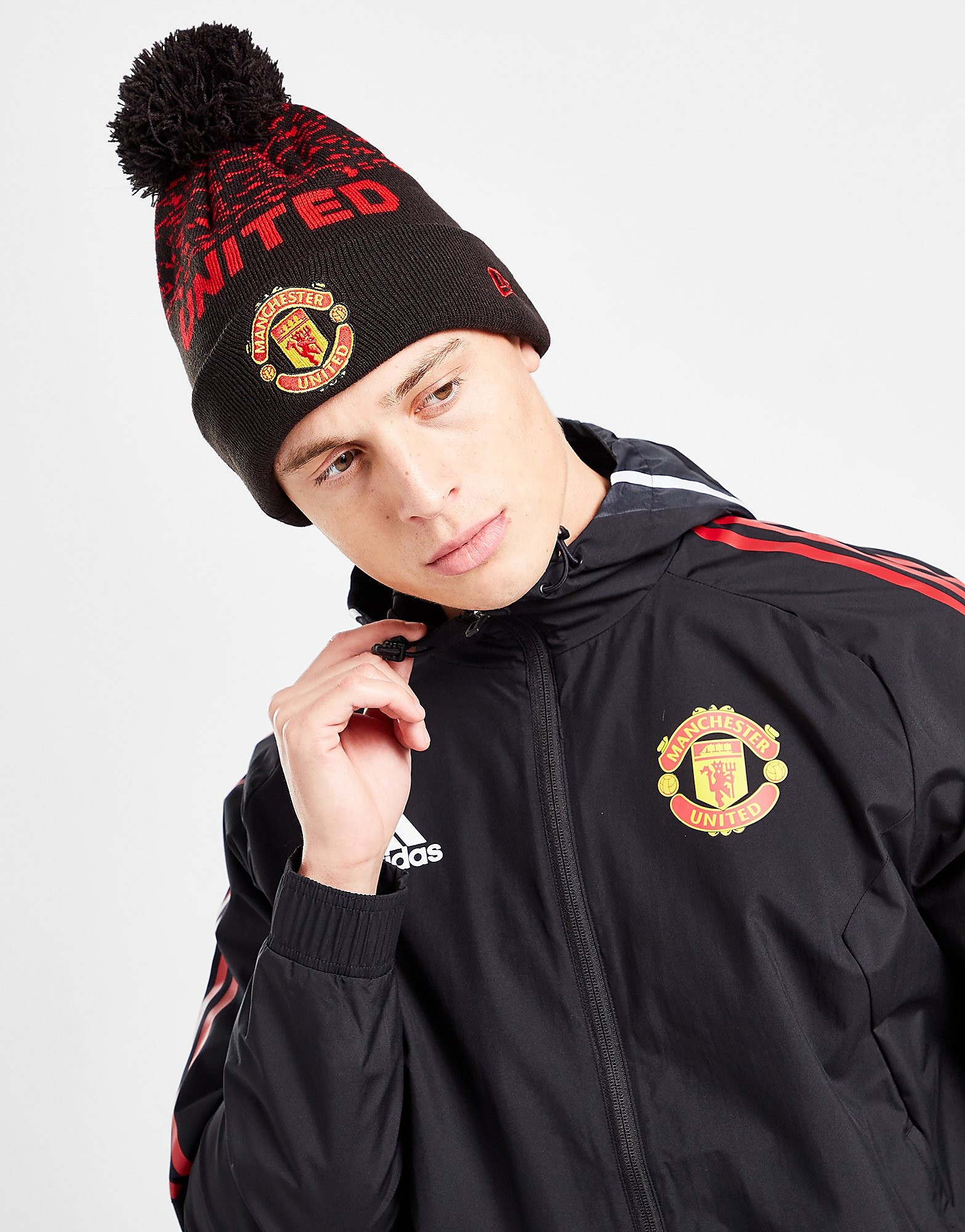 

New Era Manchester United Logo Beanie Hat - Black/Red - Womens, Black/Red