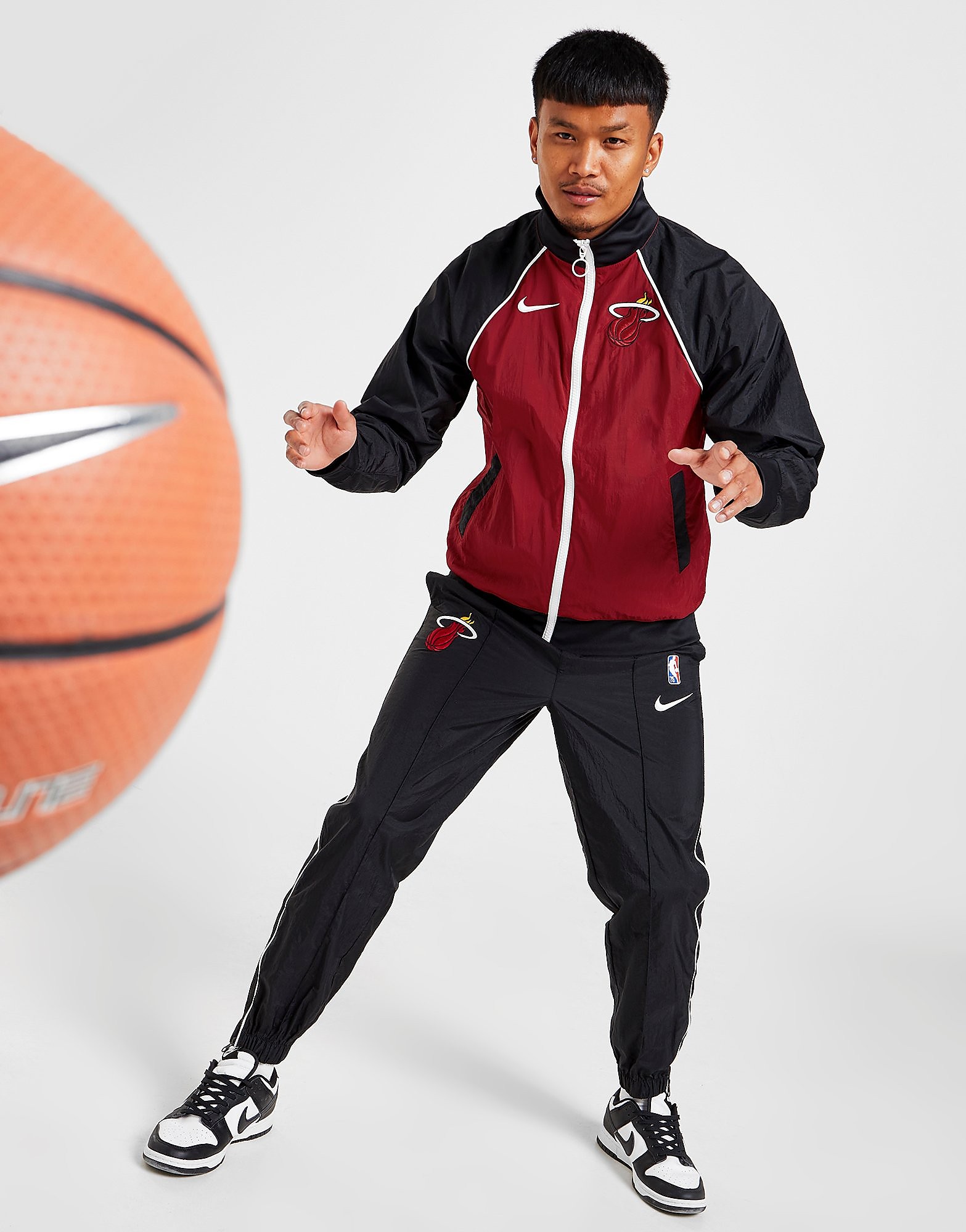 

Nike NBA Miami Heat Courtside 75 Tracksuit - Tough Red/Black/White - Mens, Tough Red/Black/White
