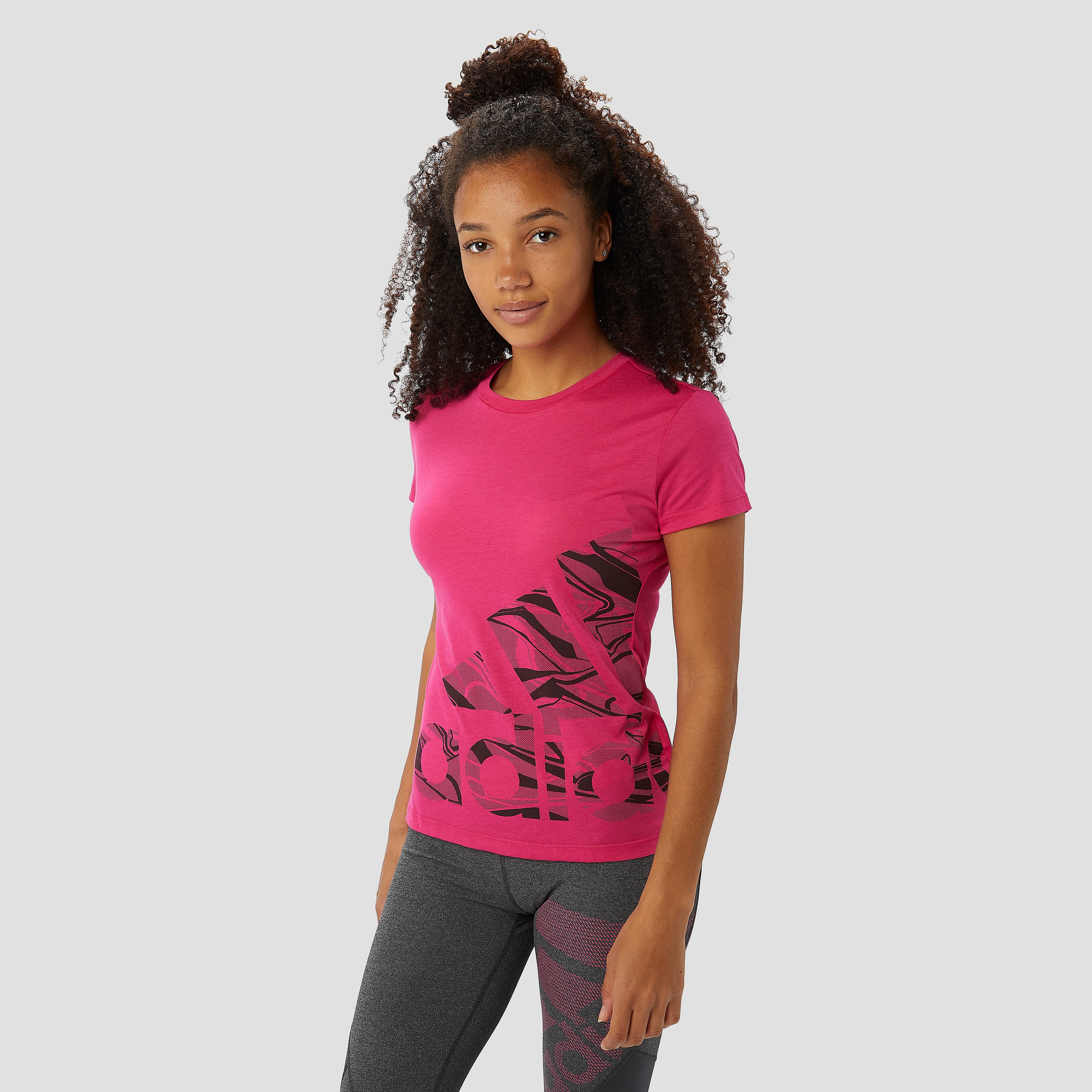 Adidas Adi Logo Tee adidas kopen in de aanbieding