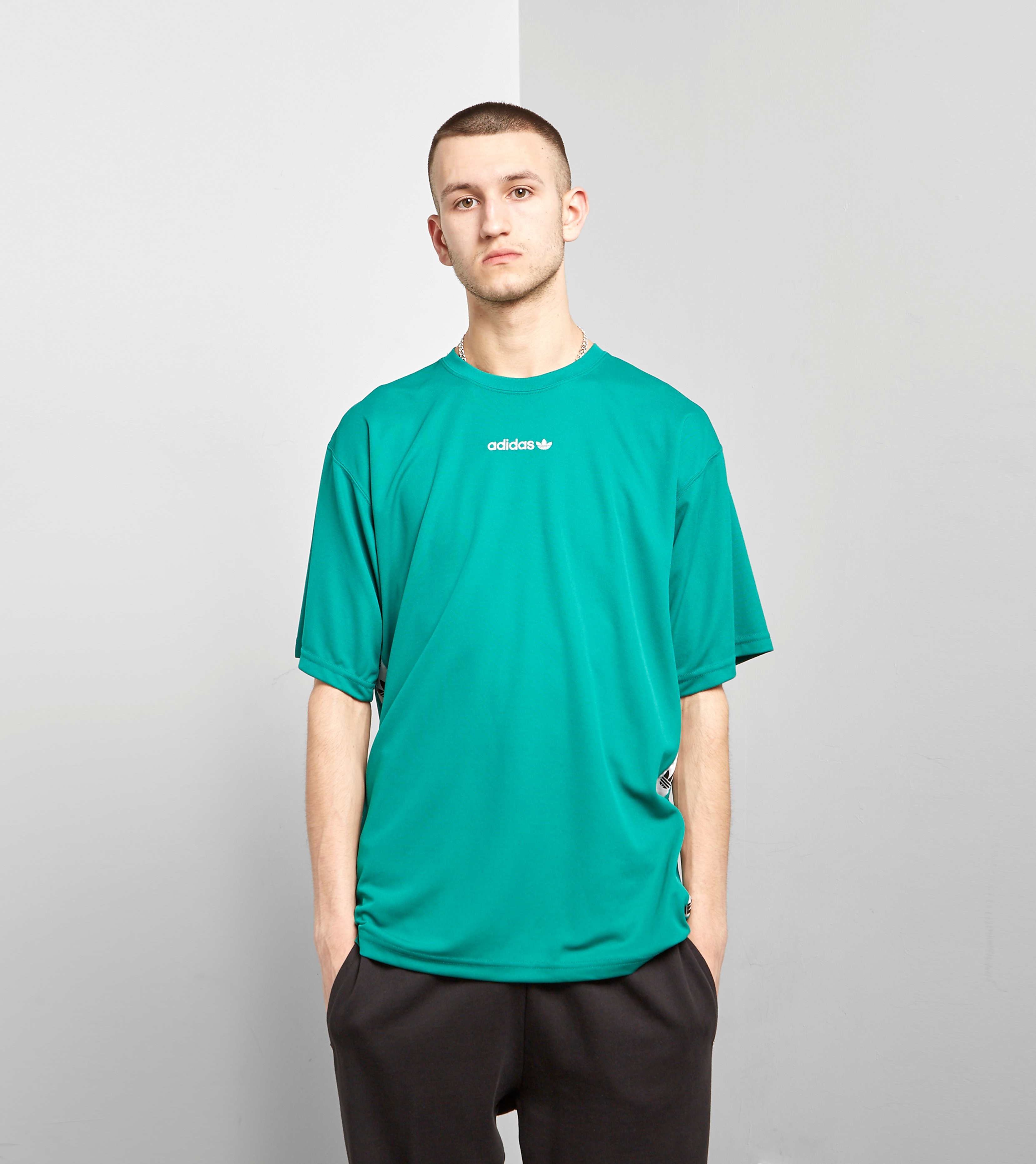 Adidas Originals Tape T Shirt Size Exclusive Groen adidas originals kopen in de aanbieding