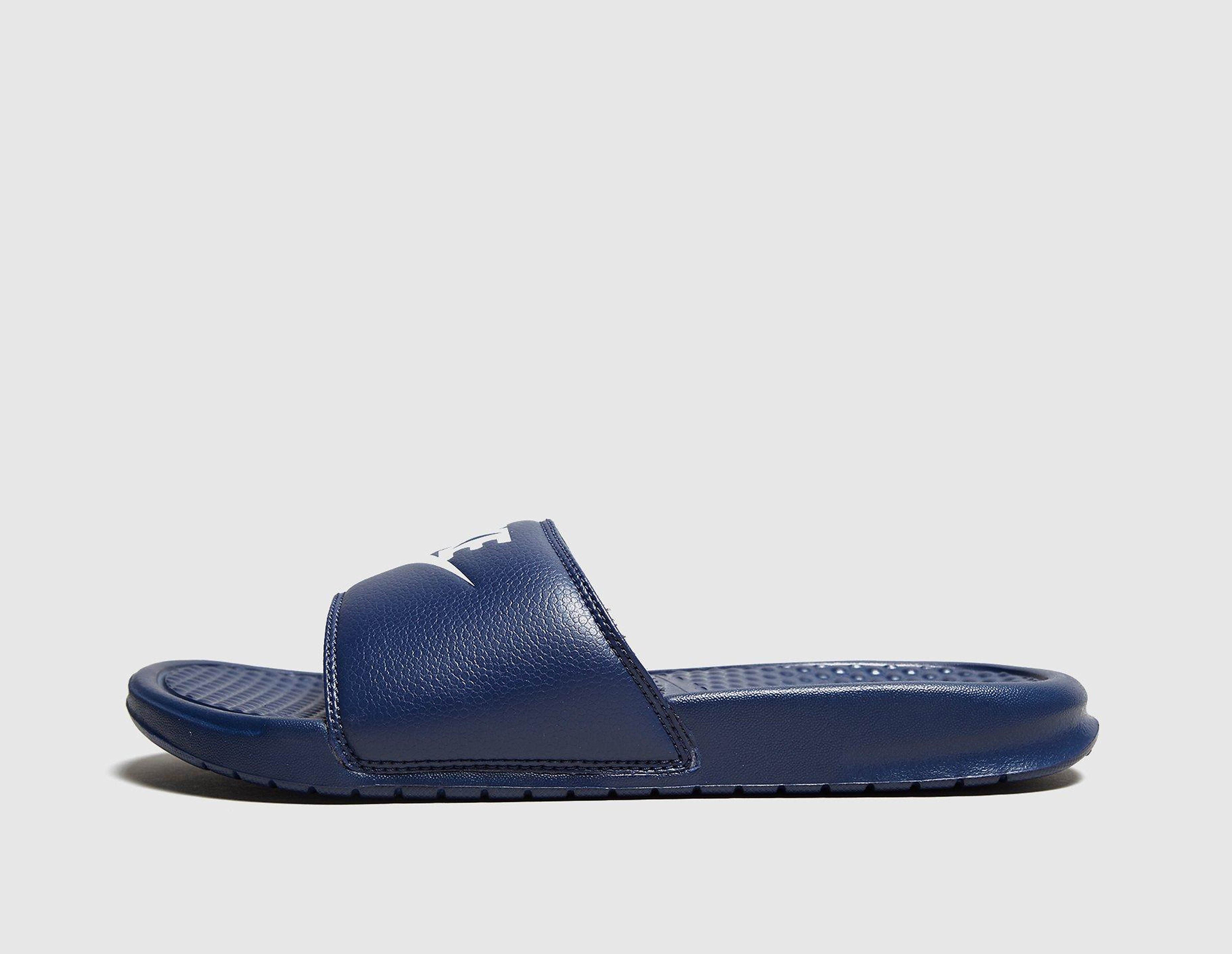 Nike Benassi Slides