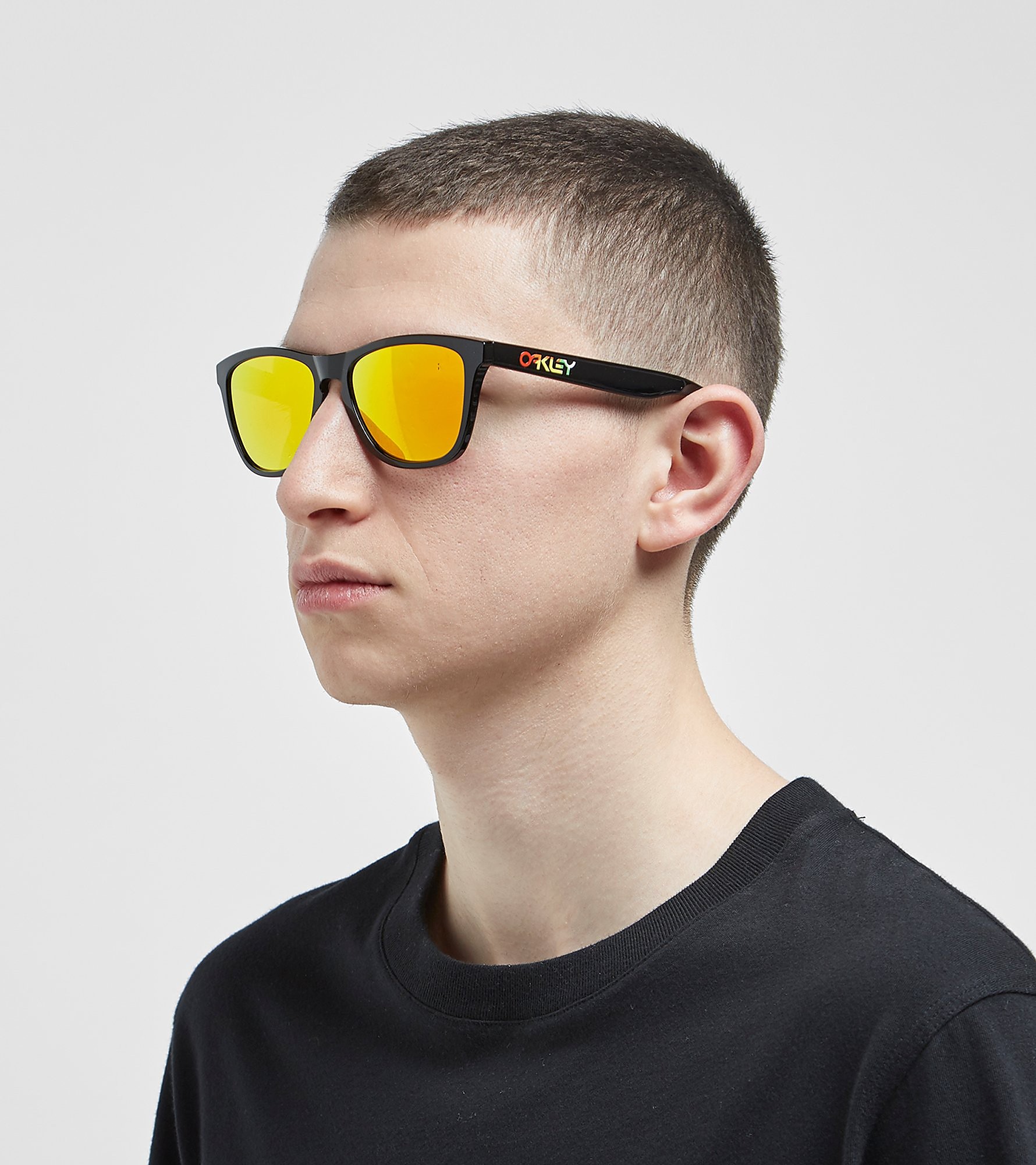 Oakley Frogskins Zonnebril Geel oakley kopen in de aanbieding