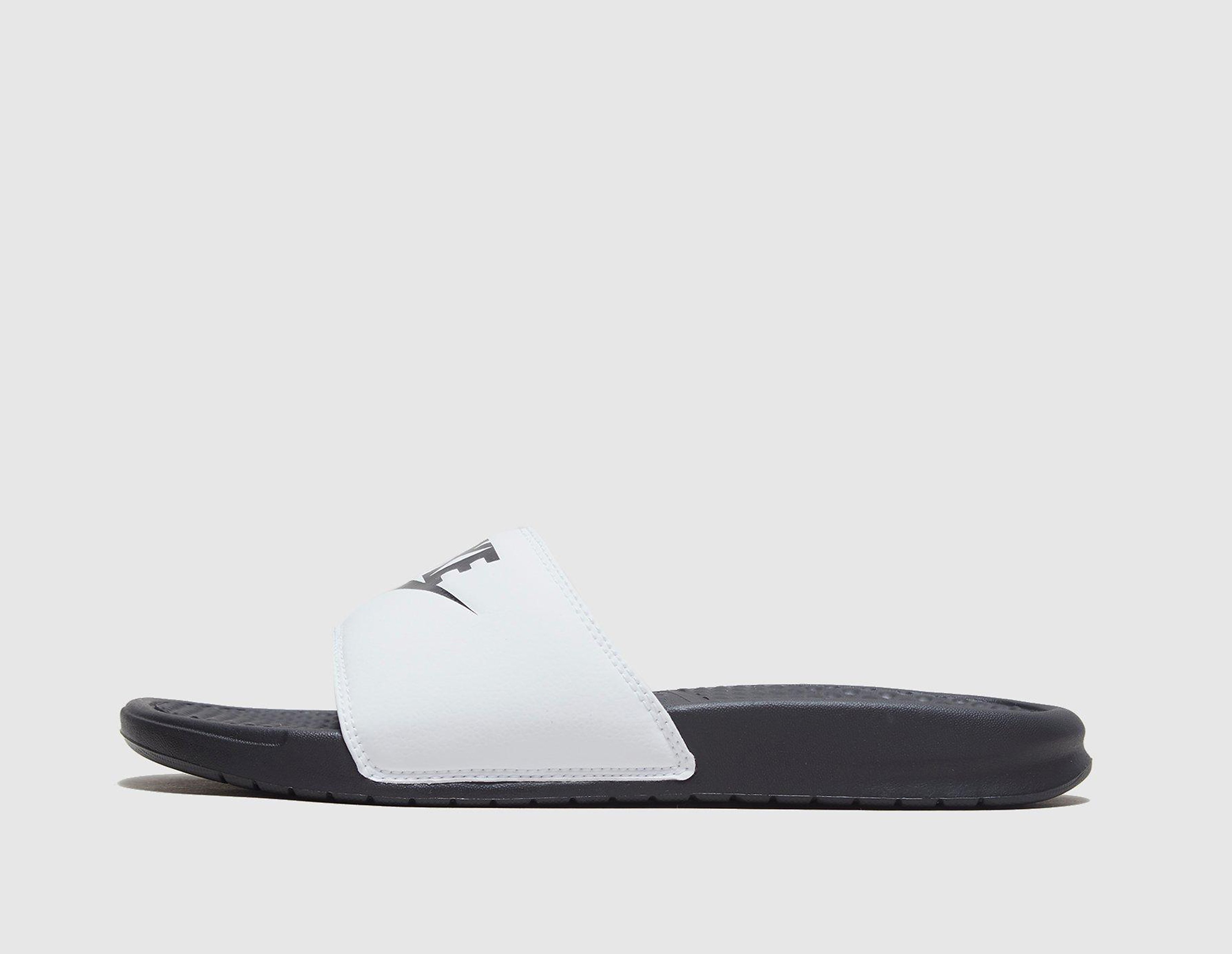 Nike Claquettes Benassi Just Do It, blanc