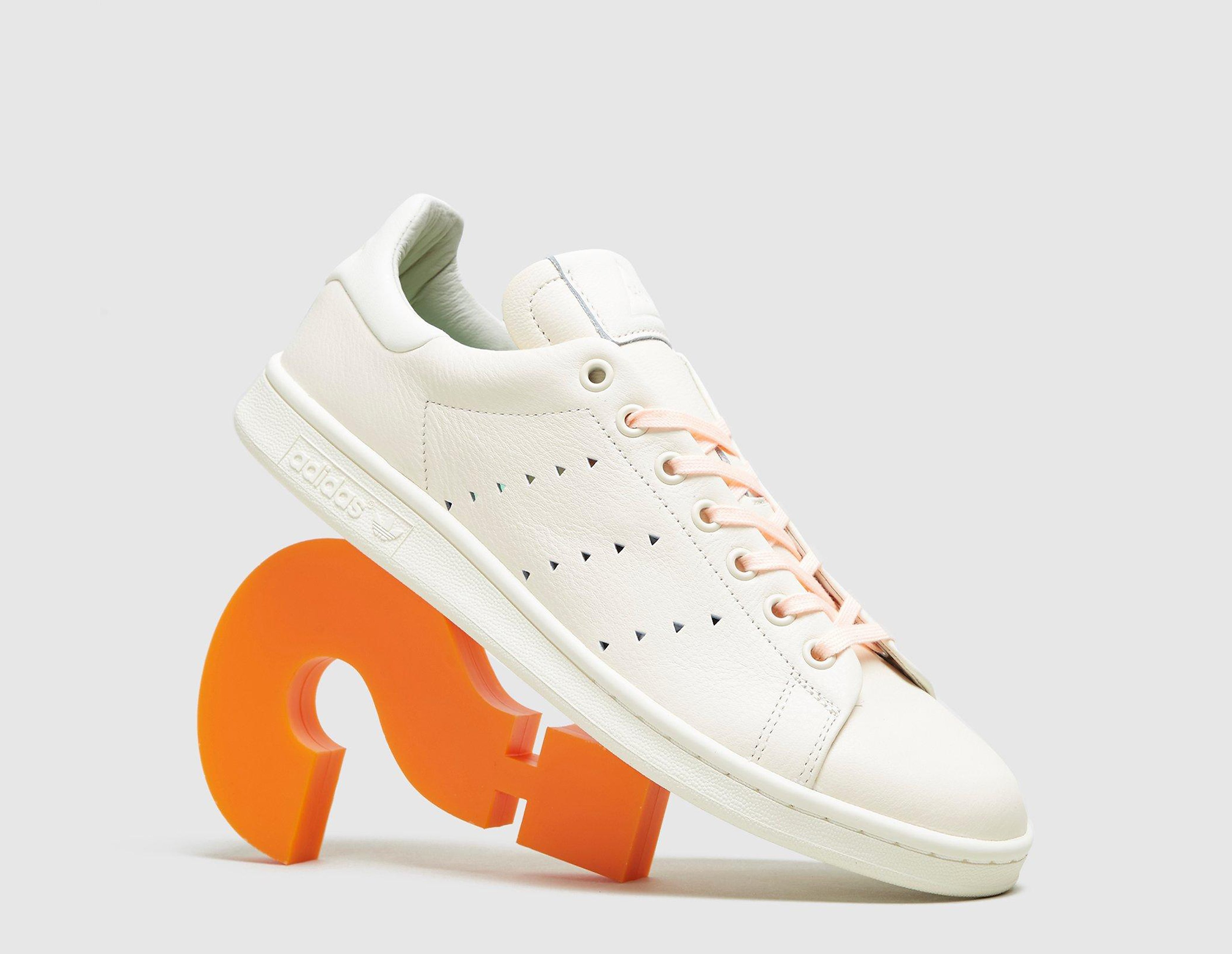 adidas Originals by Pharrell Williams Stan Smith, blanc