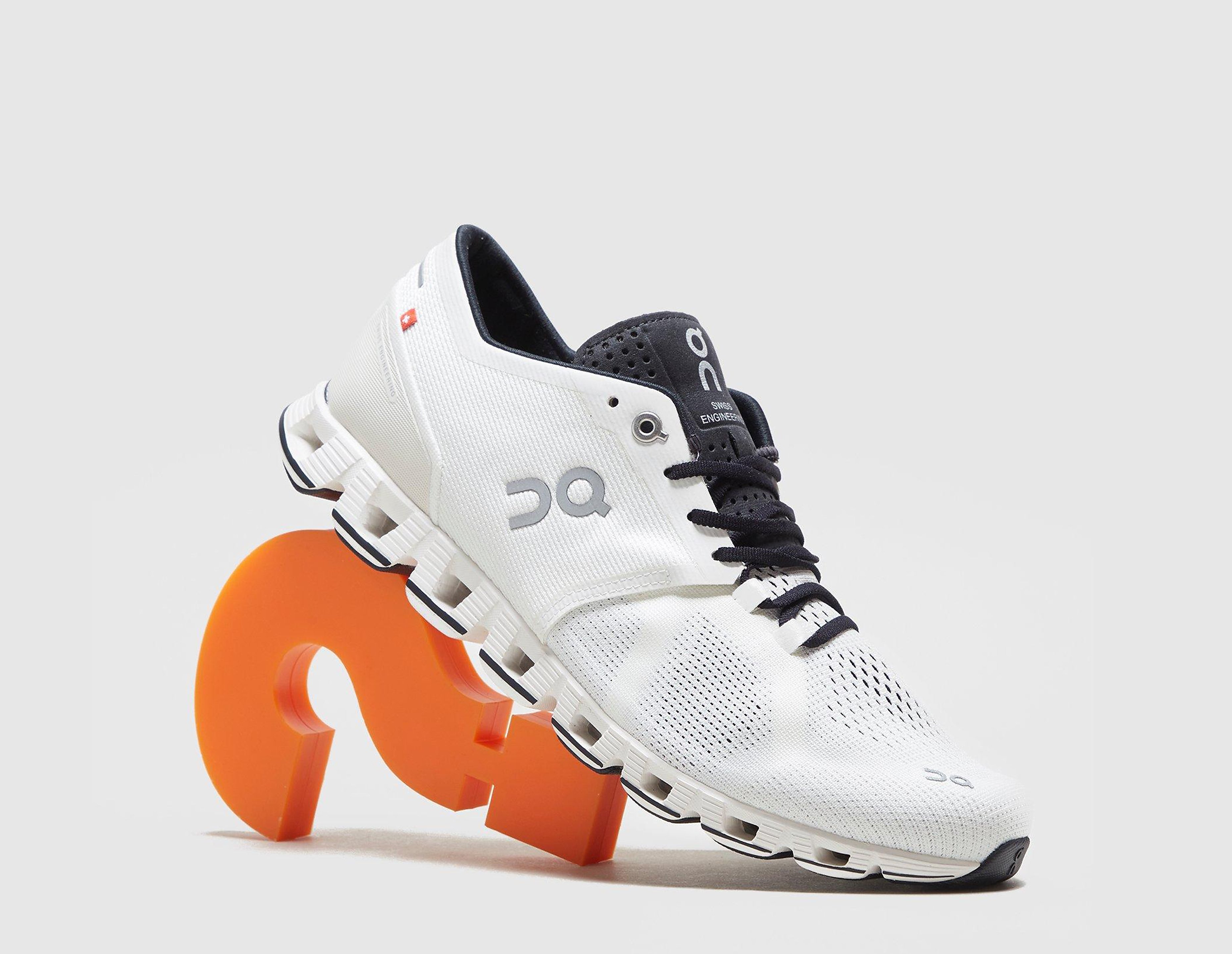 On running CLOUD X, blanc