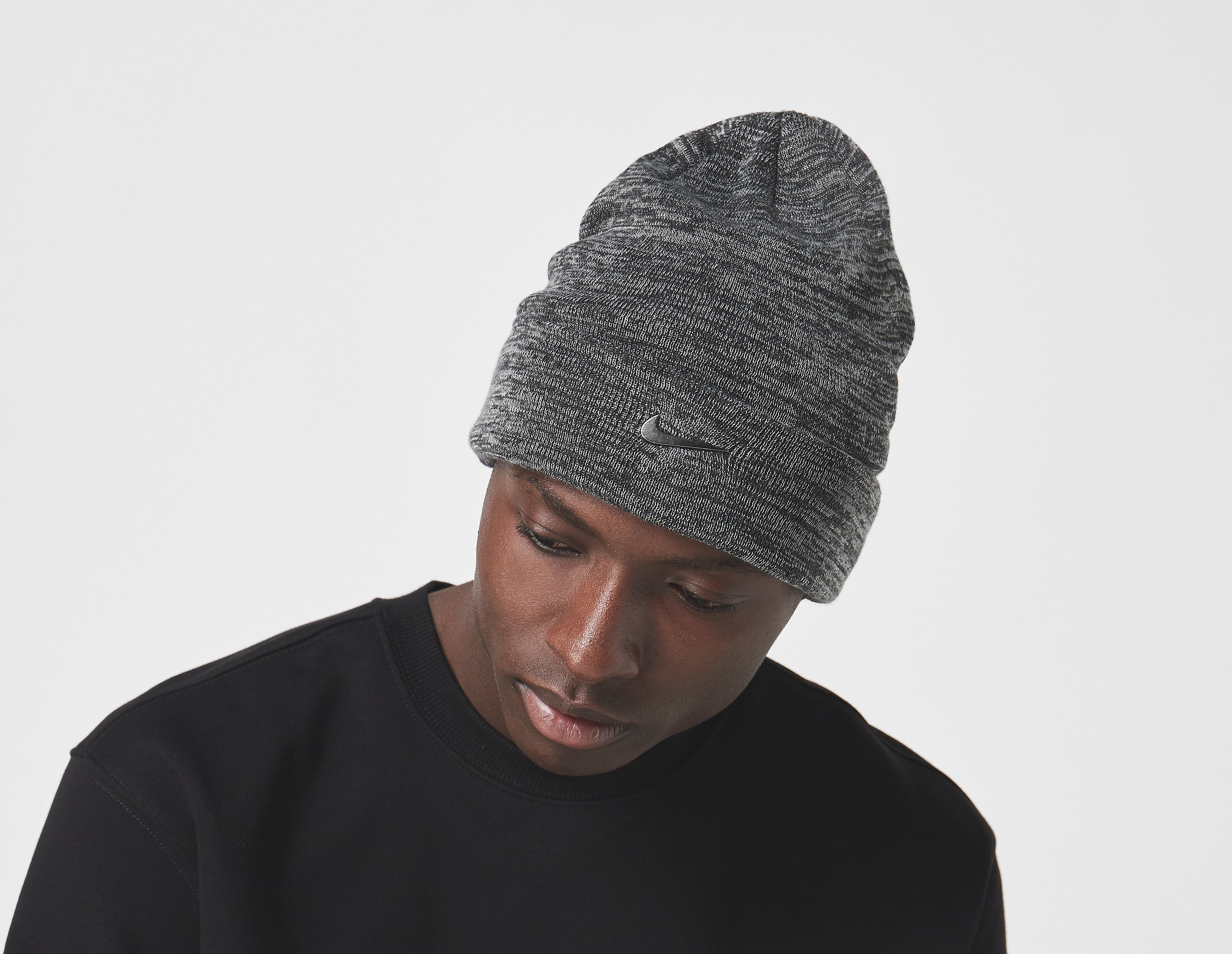 Nike Cuff Swoosh Beanie, gris