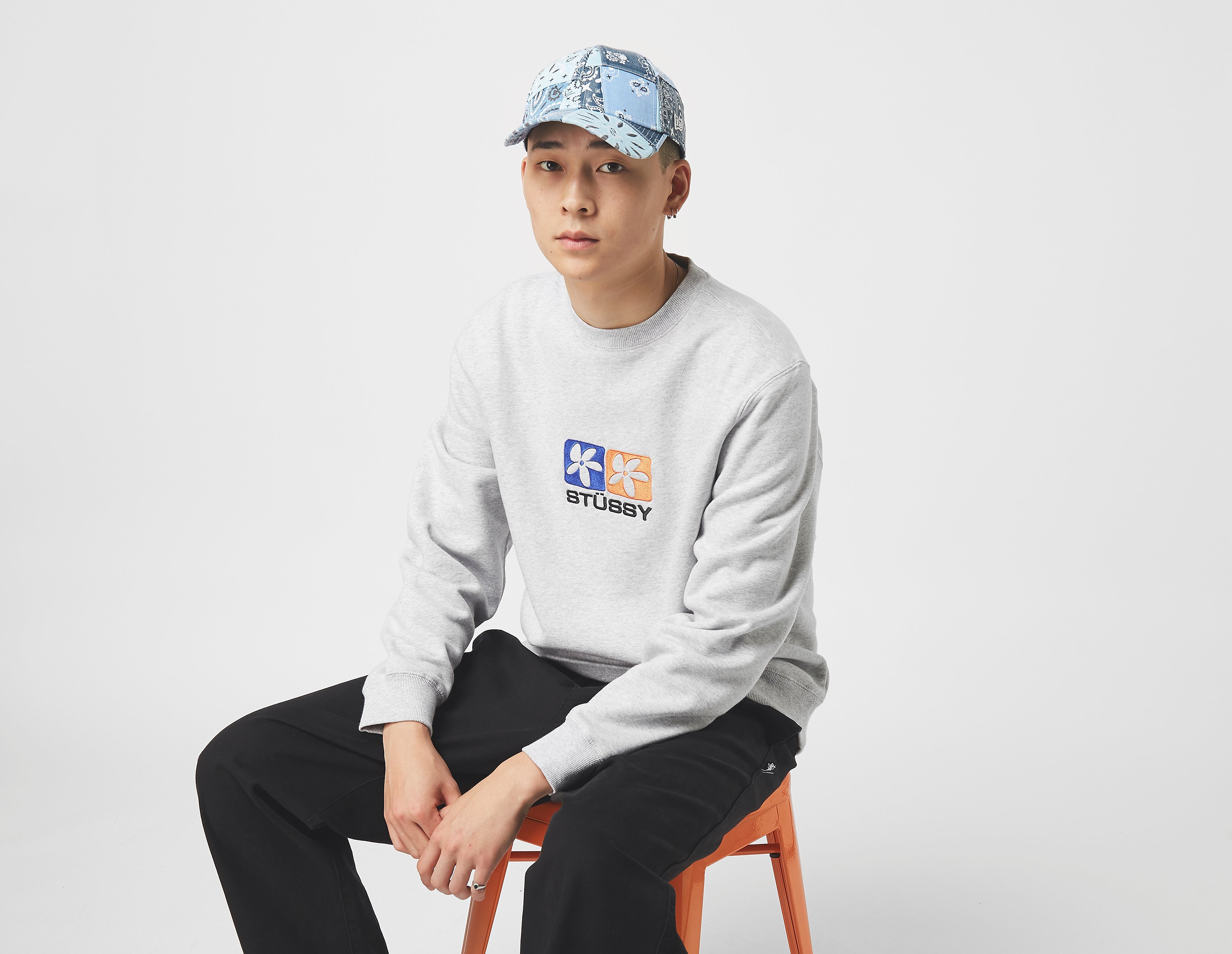 Stussy 2 Flowers Applique Sweatshirt, grigio
