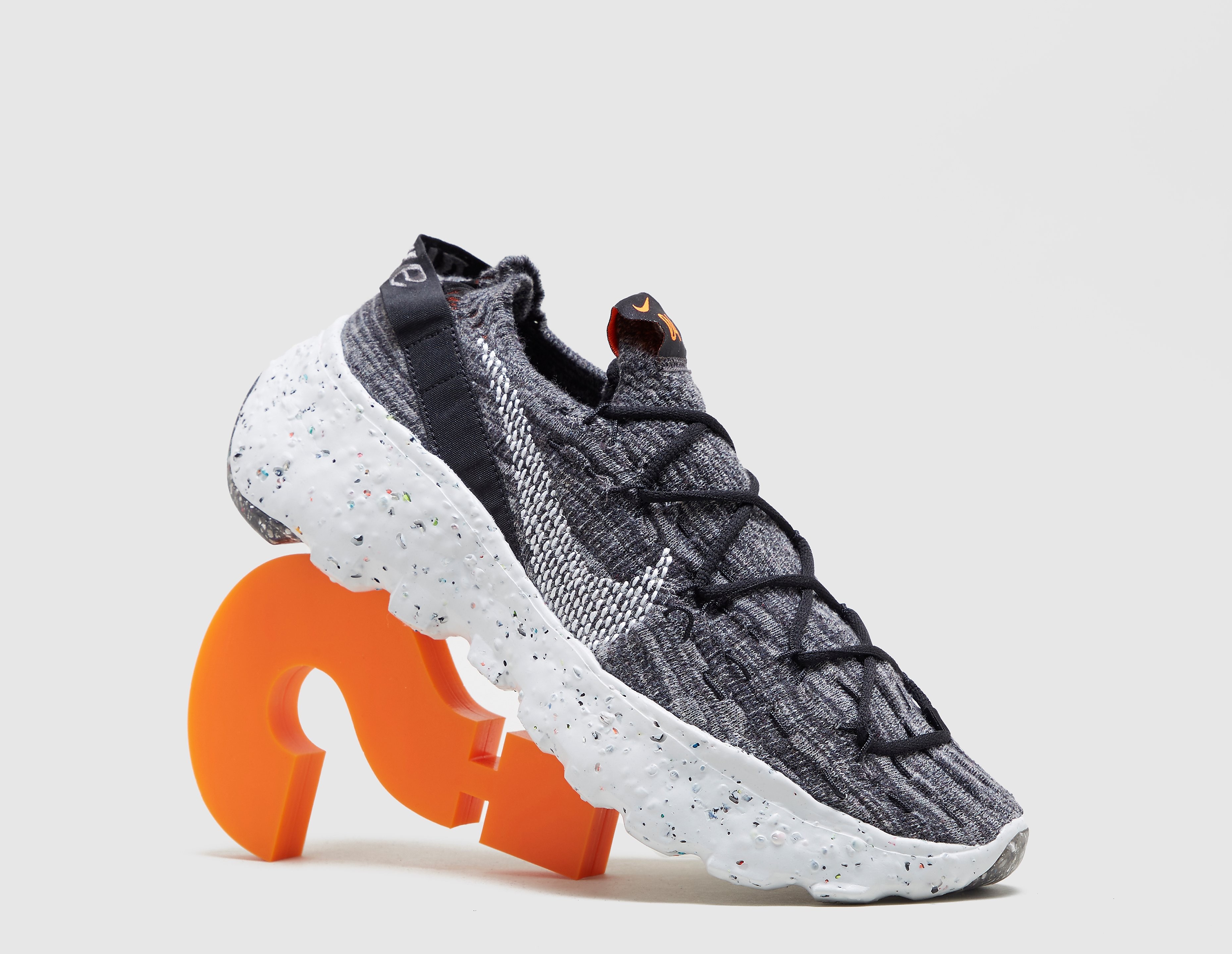 Nike SPACE HIPPIE 04