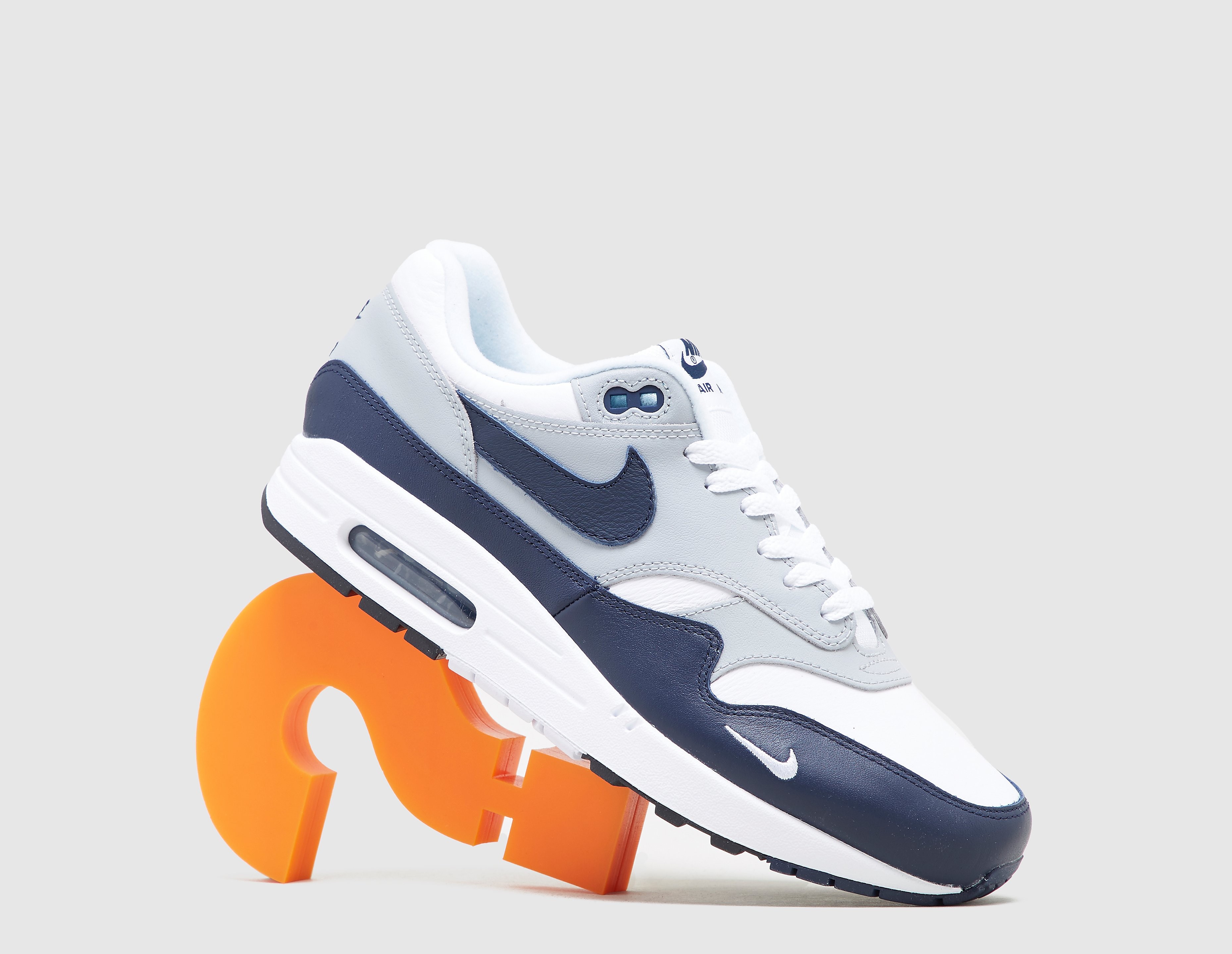 Nike Air Max 1 LV8