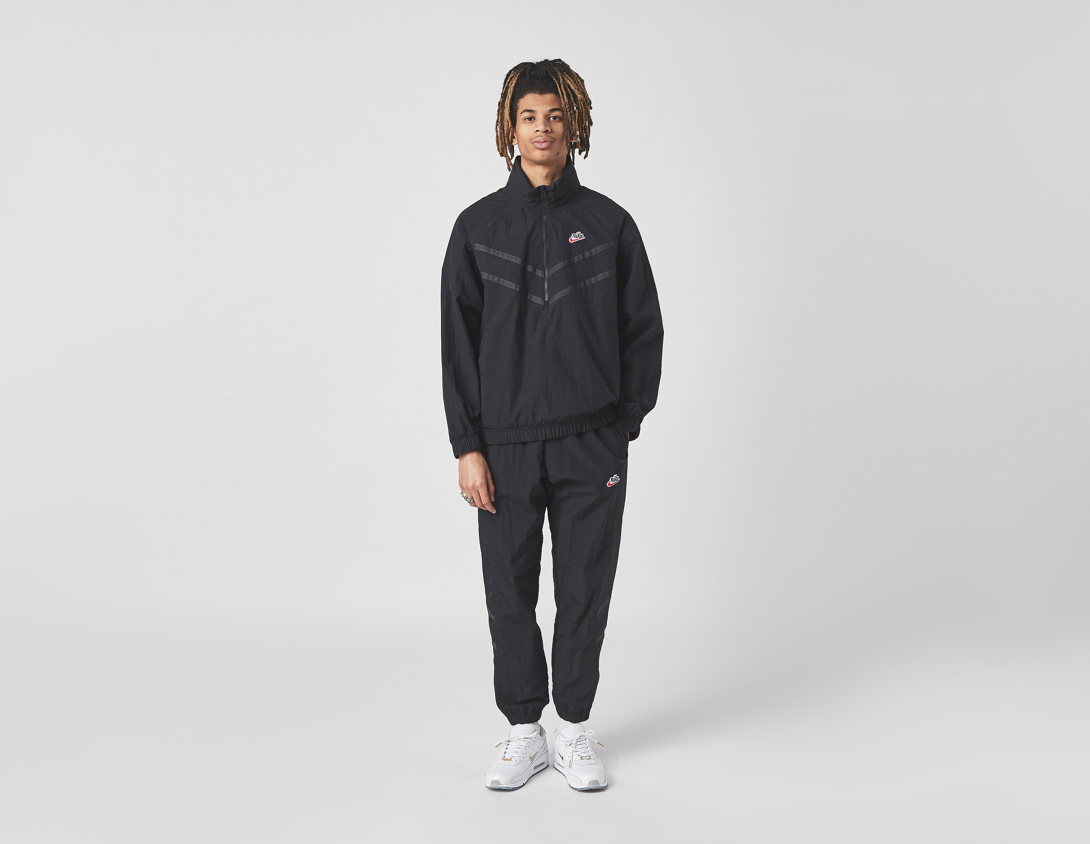 Nike Heritage Windbreaker