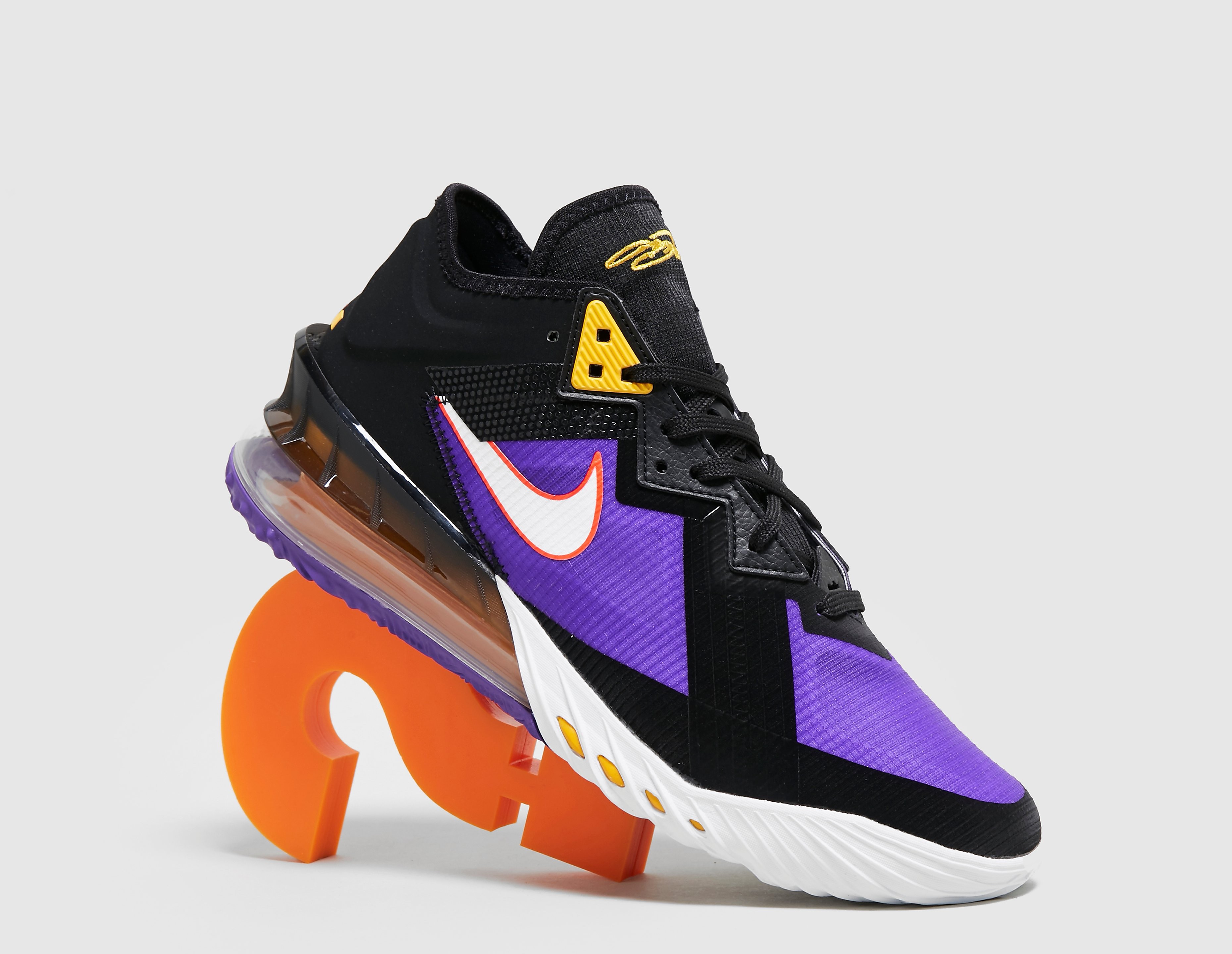 Nike LeBron XVIII Low