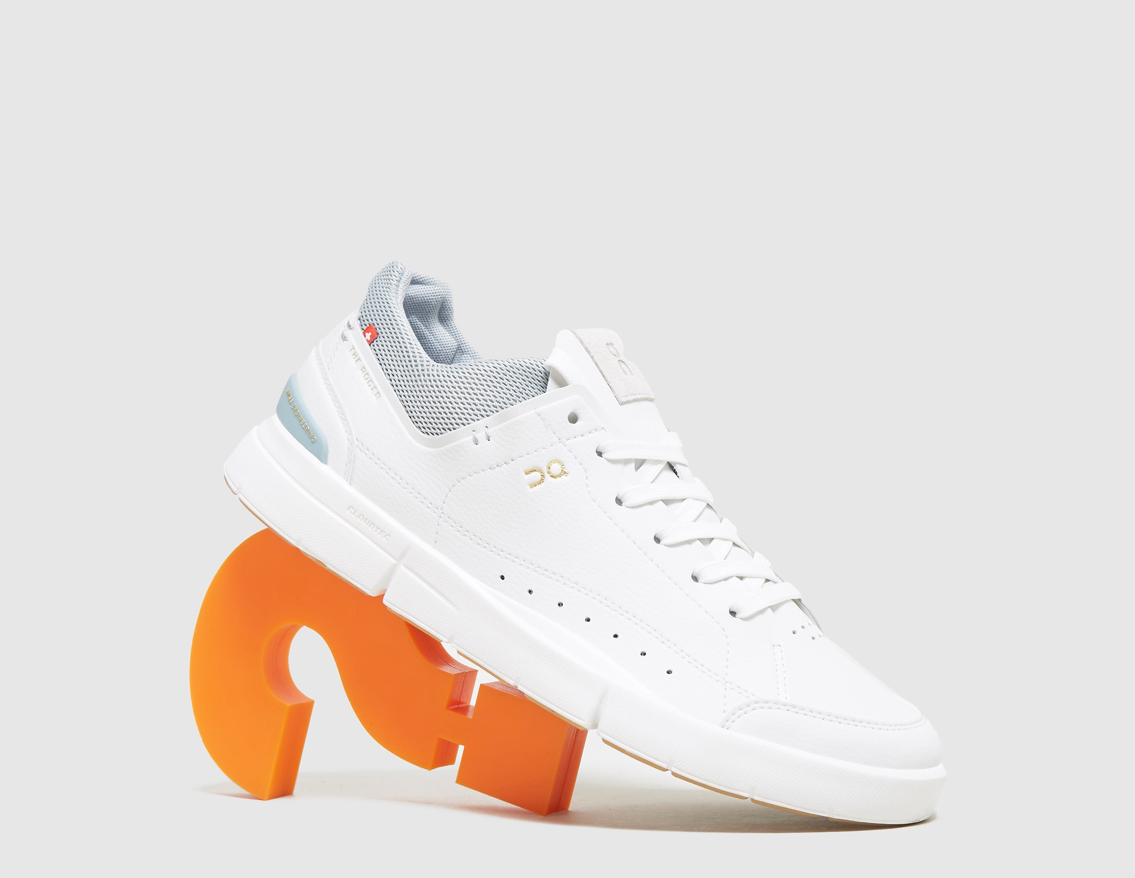 On running Roger Centre Court Trainers