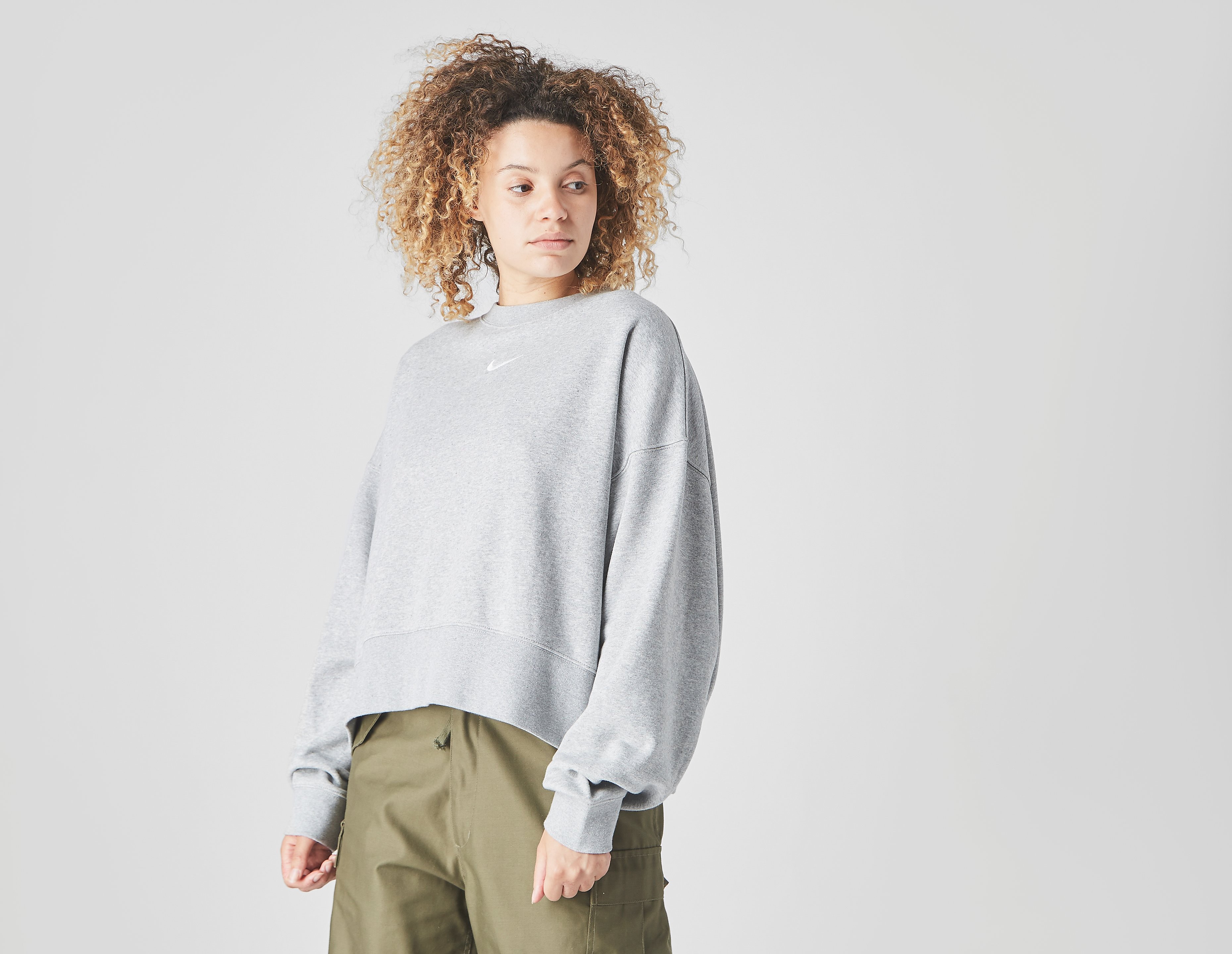 Nike Sportswear Collection Essentials Oversized Crew