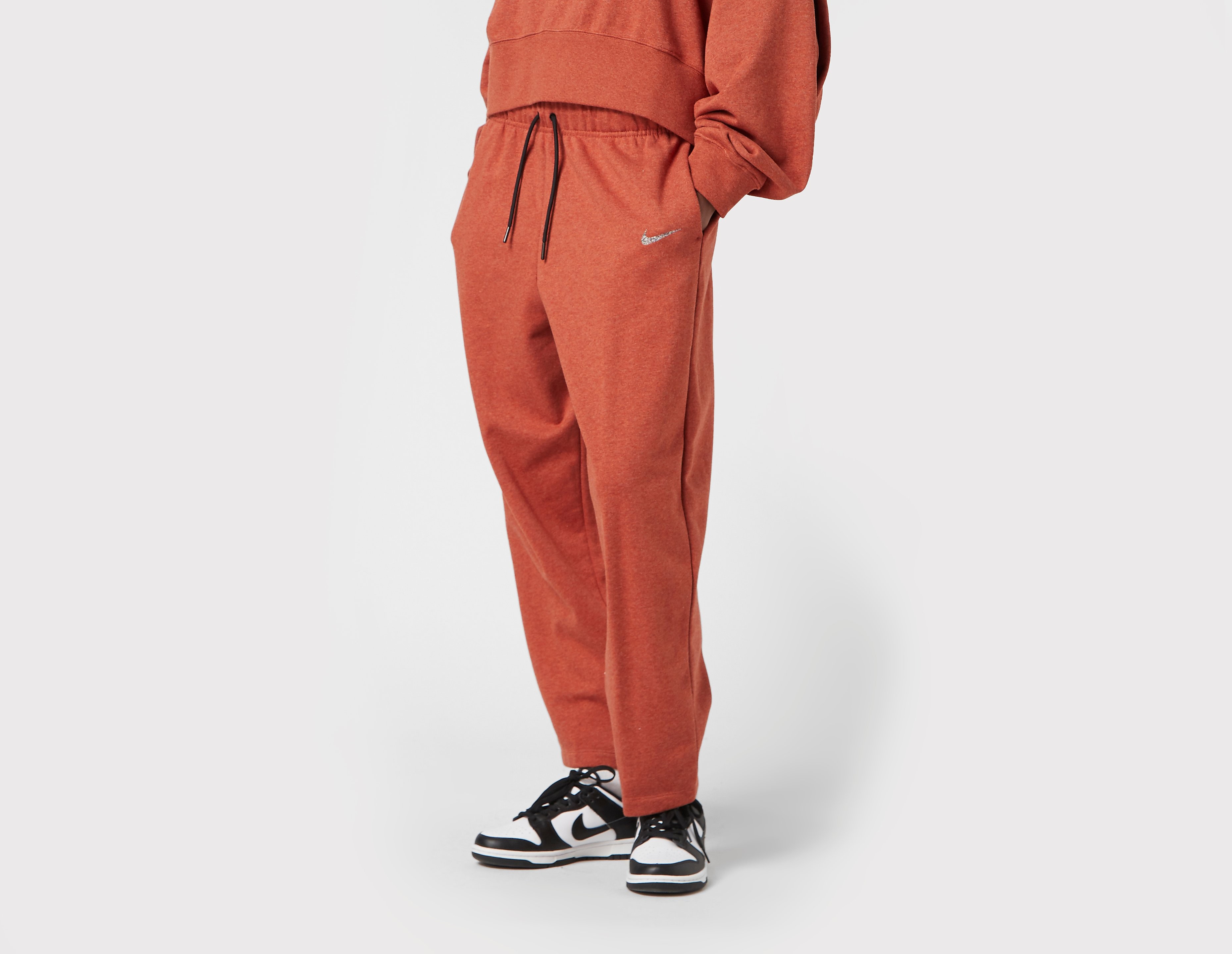 Nike Sportswear Essentials Jogger