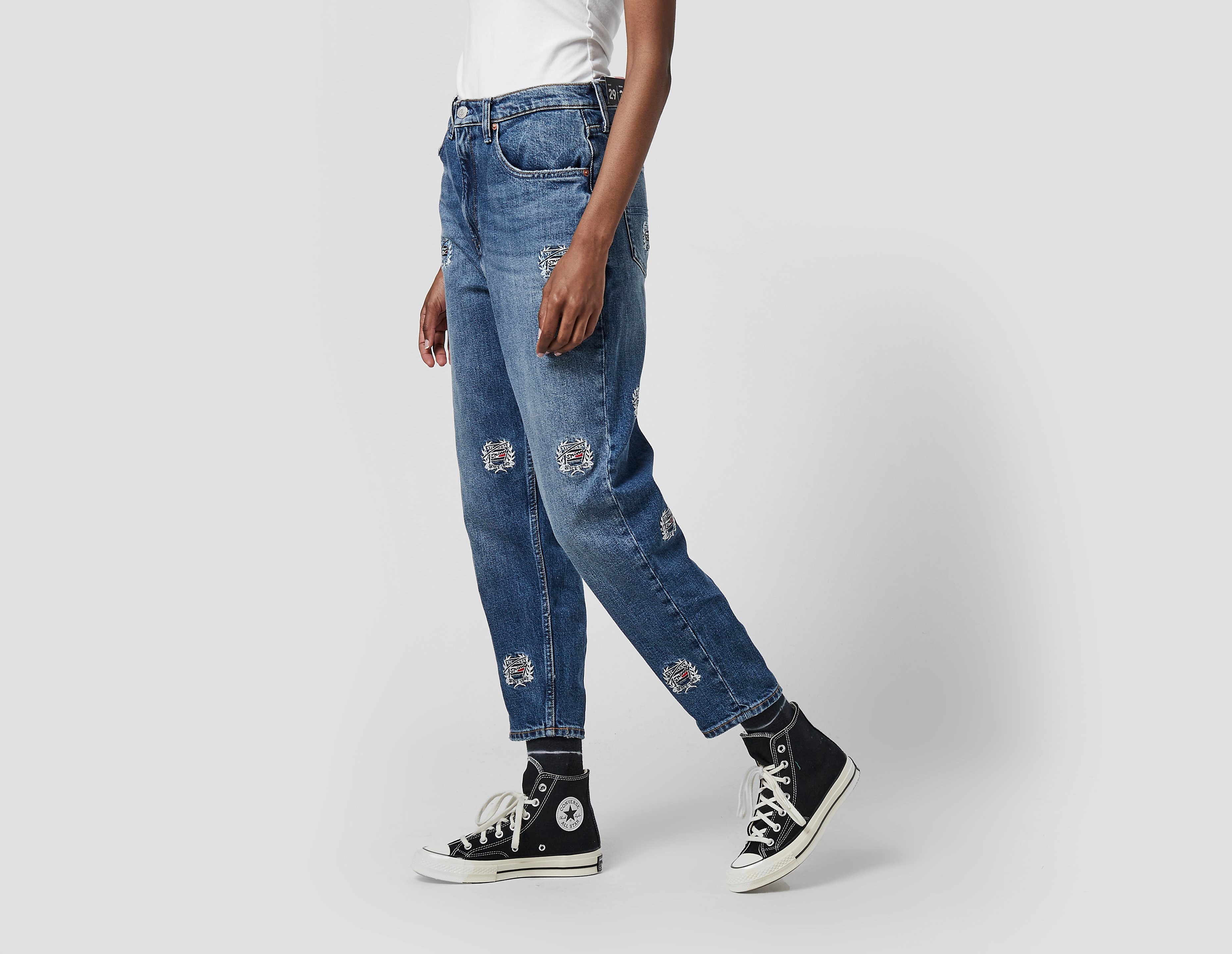 Tommy Jeans Jean Mom Ultra High Rise Tapered Logo brodé