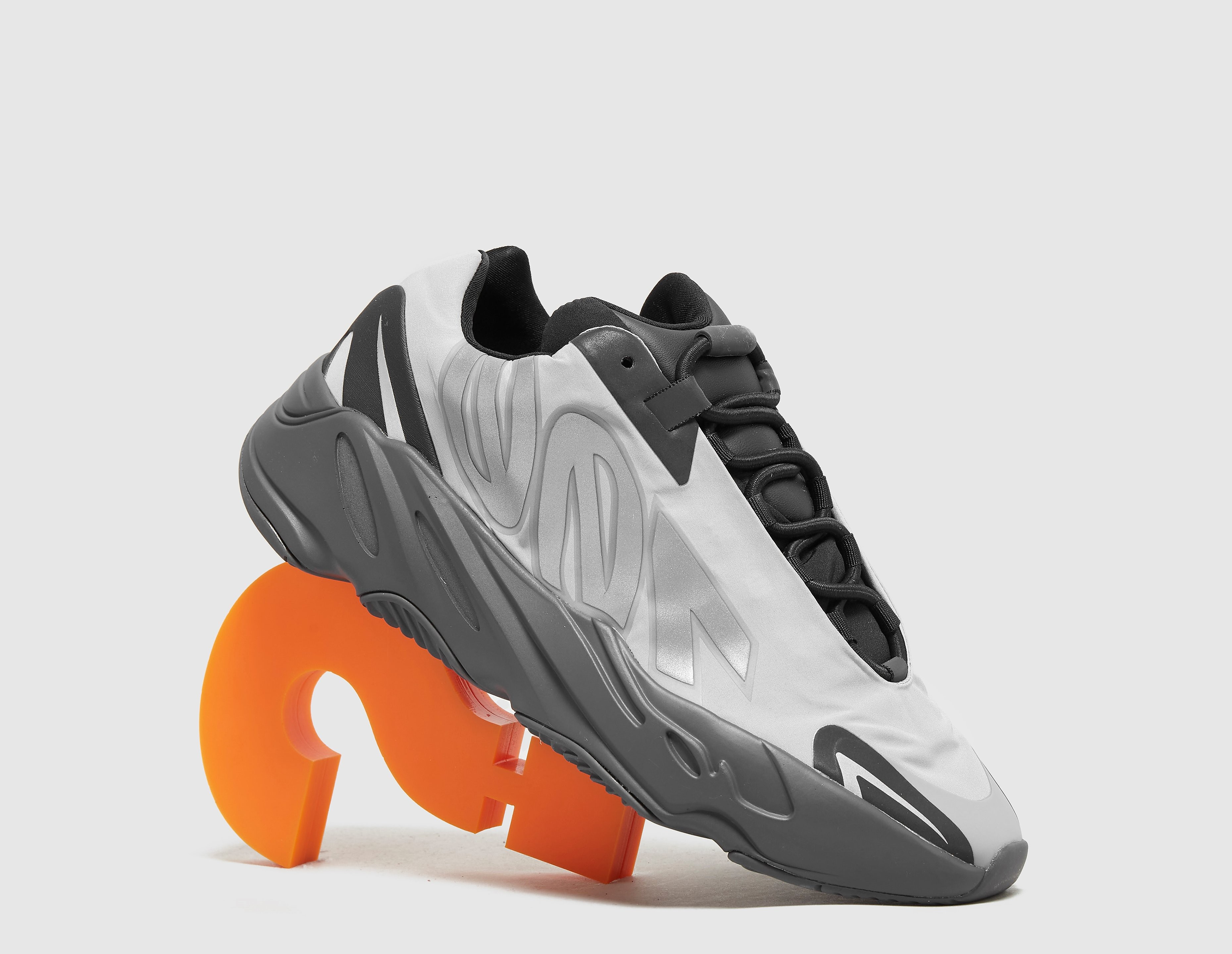 adidas Originals YZY 700 MNVN