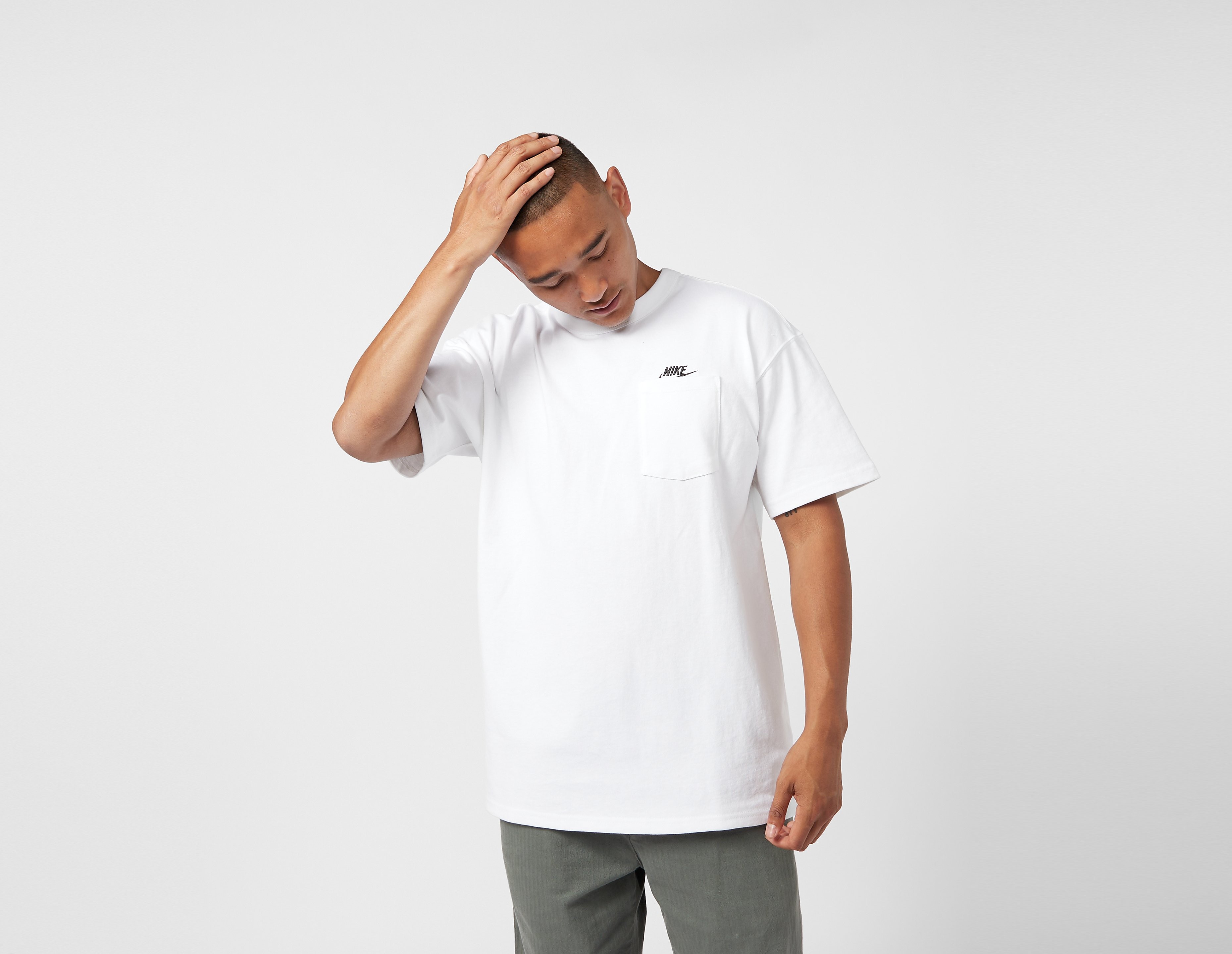 Nike NSW Premium Essentials Pocket T-Shirt