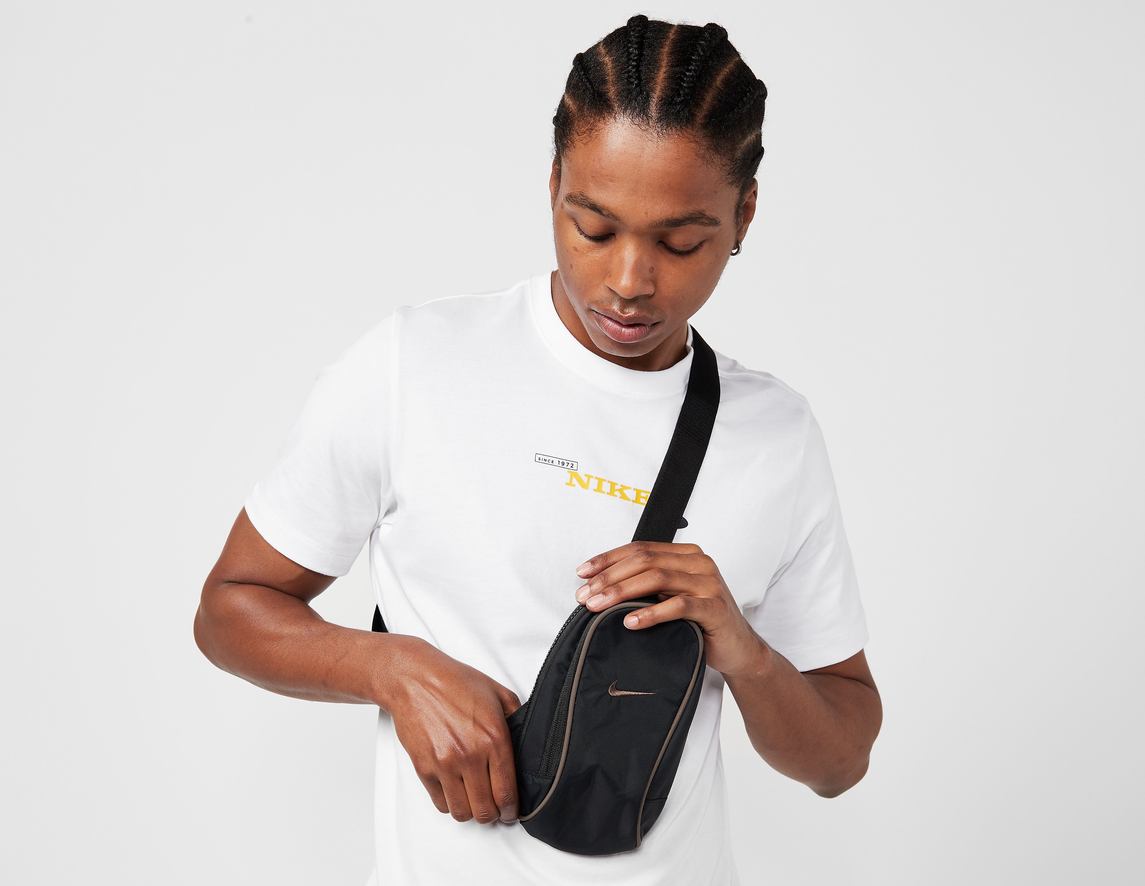Nike Sportswear Essentials Cross-Body Bag
