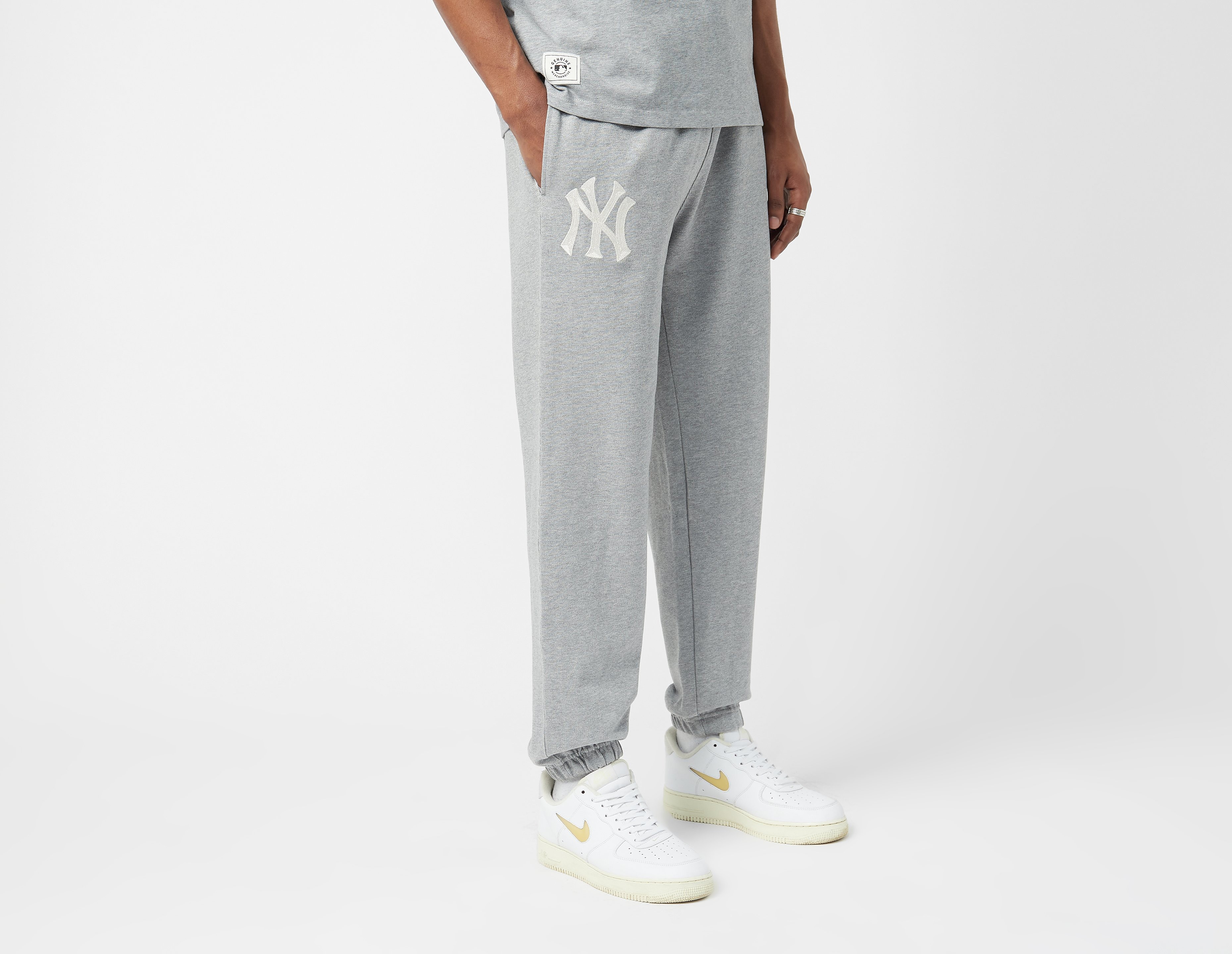 New Era MLB Team Logo Relaxed Fit Jogger - ?exclusive